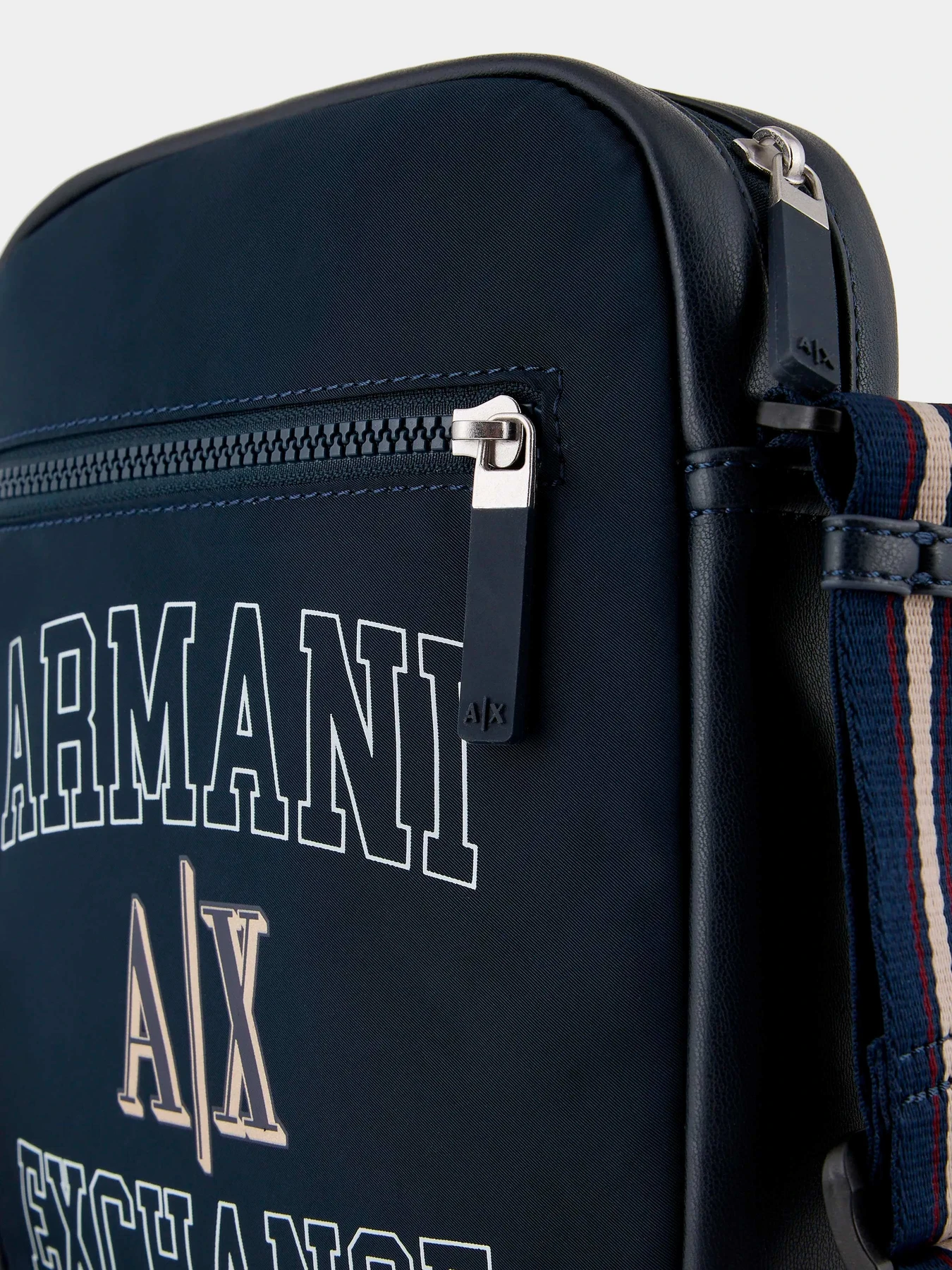 Сумки Armani Exchange модель 952580-3F874-05139 Фото