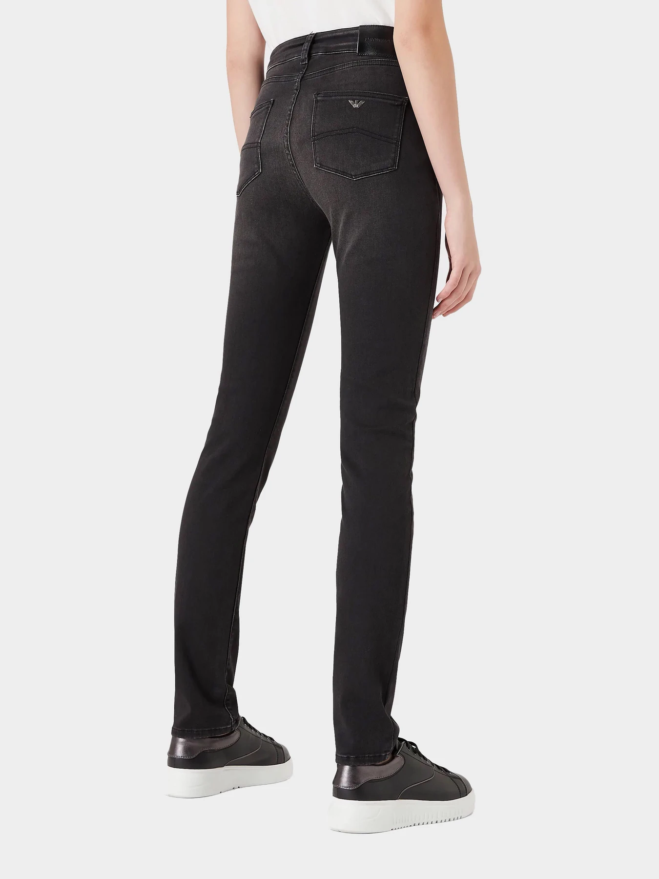 Джинсы Emporio Armani модель 8N2J18-2DI7Z-0005 Джинсы Emporio Armani модель 8N2J18-2DI7Z-0005 Фото