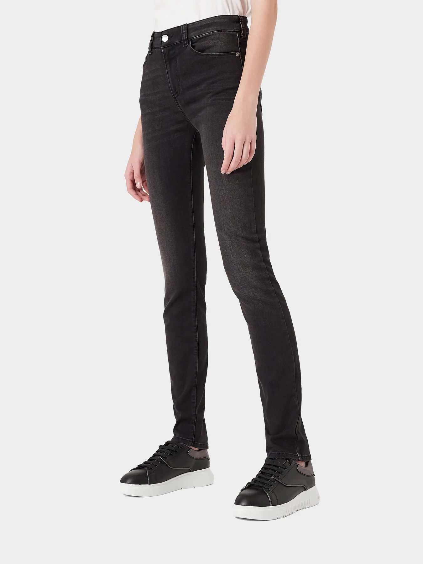 Джинсы Emporio Armani модель 8N2J18-2DI7Z-0005 Джинсы Emporio Armani модель 8N2J18-2DI7Z-0005 Фото