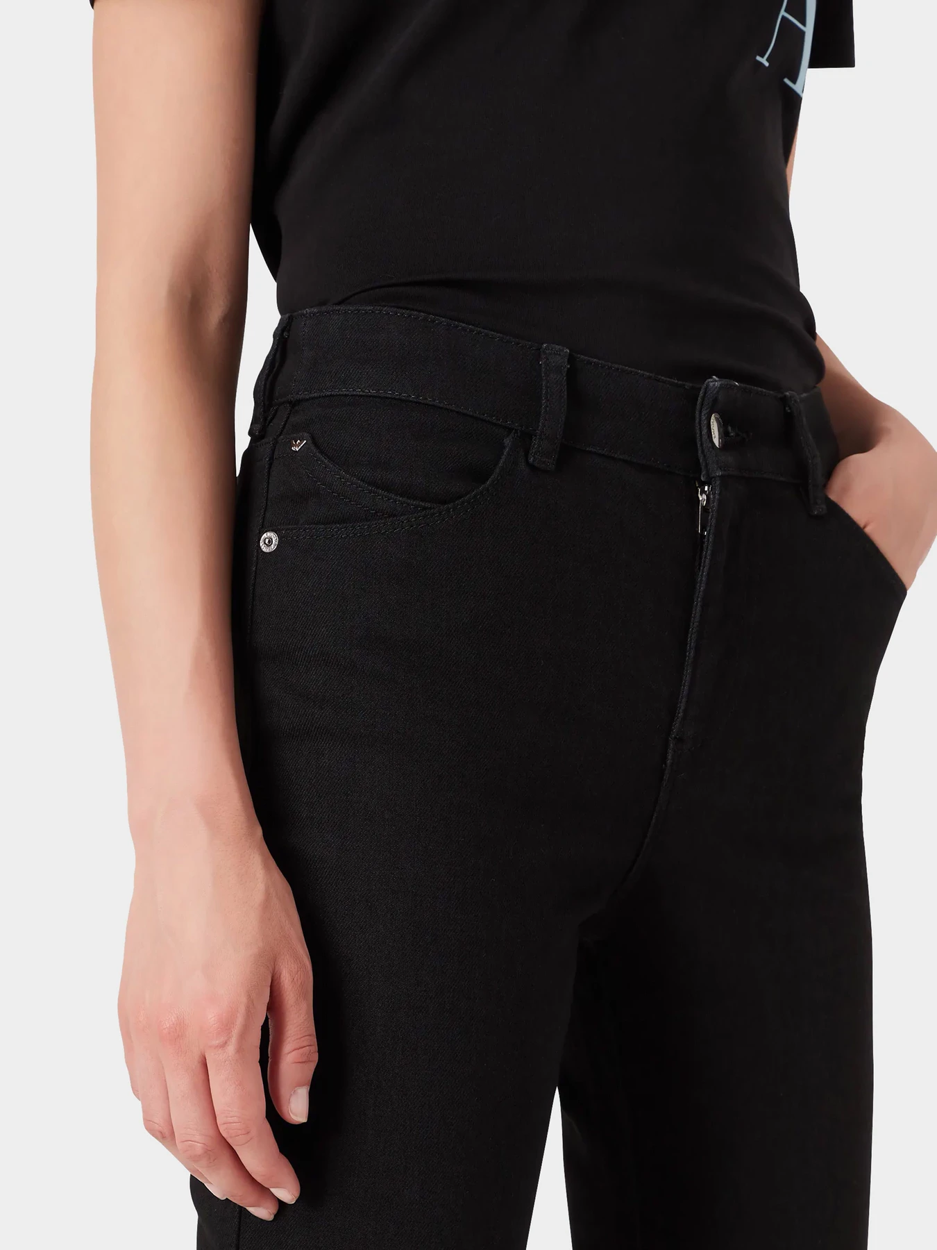 Джинсы Emporio Armani модель 8N2J18-2DL1Z-0005 Джинсы Emporio Armani модель 8N2J18-2DL1Z-0005 Фото