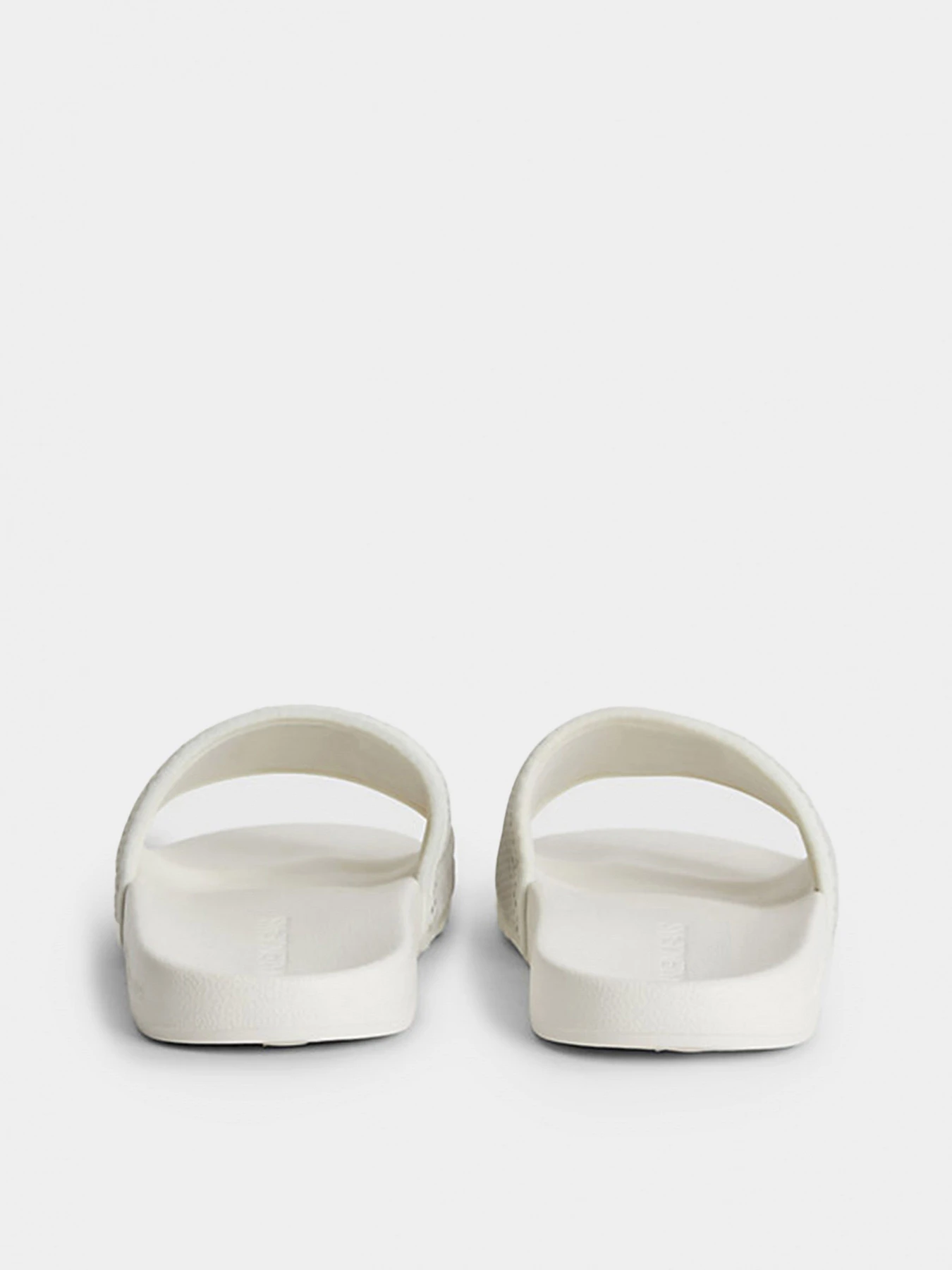 Шлёпанцы Calvin Klein модель YW0YW00997-0K7 Шлёпанцы Calvin Klein модель YW0YW00997-0K7 Фото