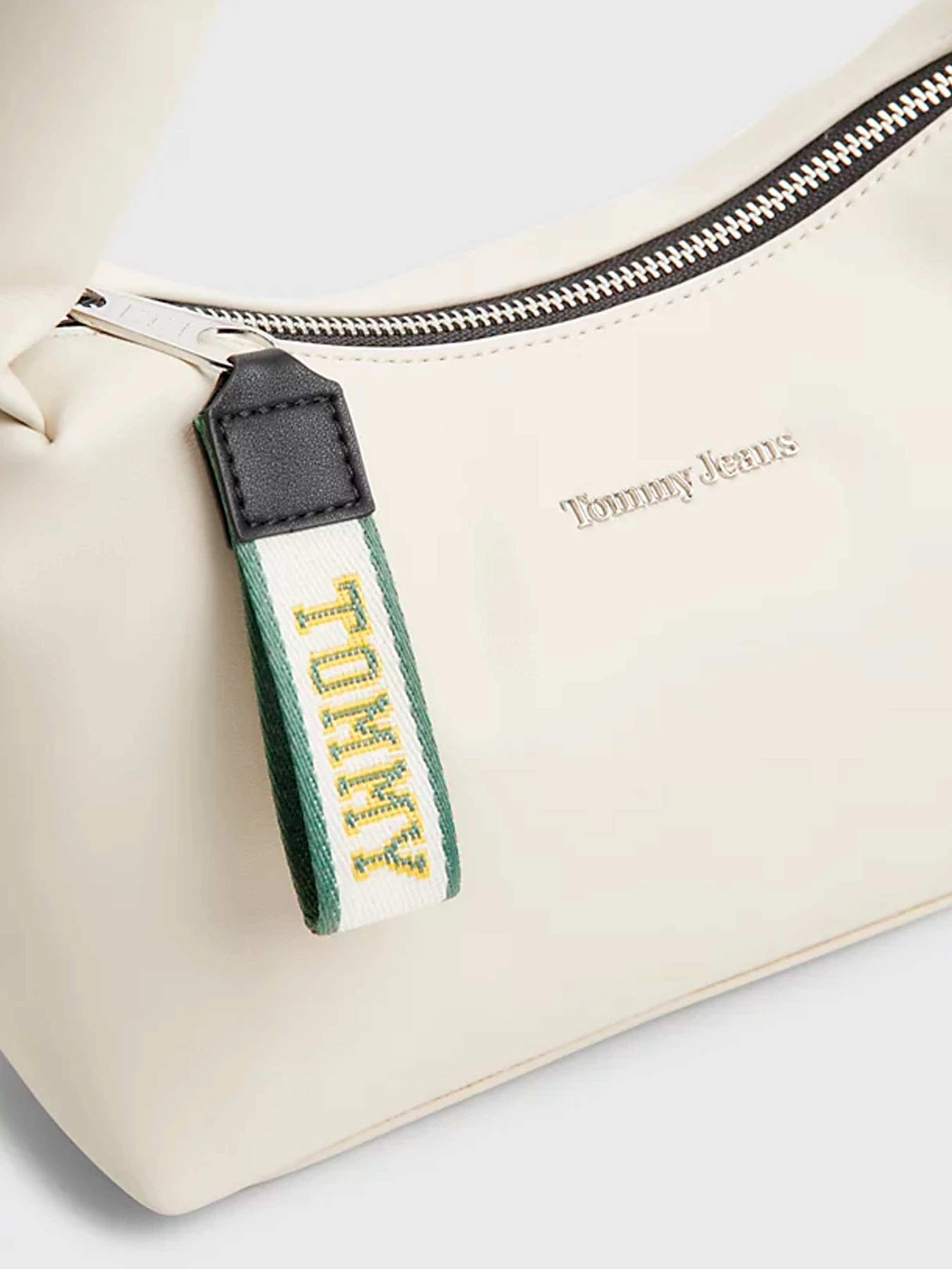 Сумки Tommy Hilfiger модель AW0AW14966-AEV Сумки Tommy Hilfiger модель AW0AW14966-AEV Фото