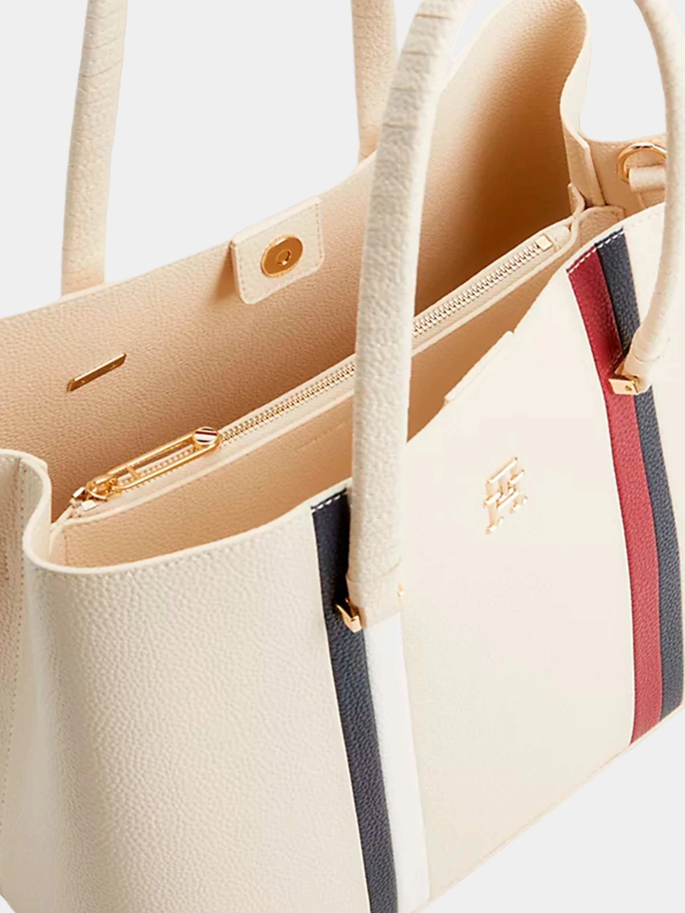 Сумки Tommy Hilfiger модель AW0AW15117-AA8 Сумки Tommy Hilfiger модель AW0AW15117-AA8 Фото