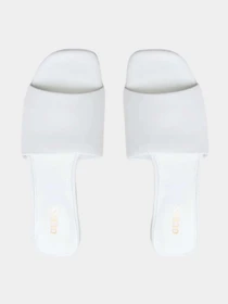 Шлёпанцы GUESS модель FL6YAR-LEA03-WHITE Фото
