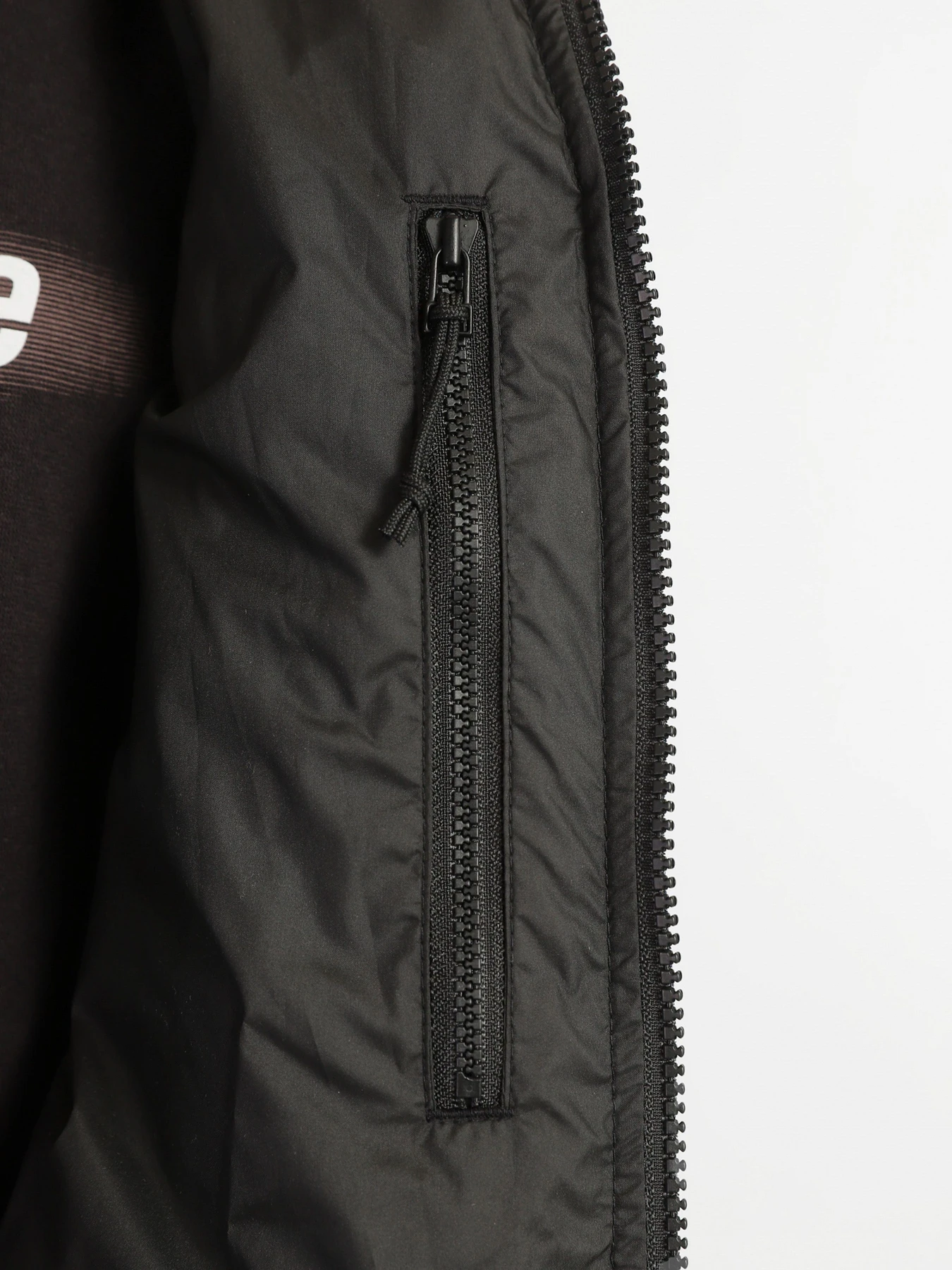 Куртки и дубленки The North Face модель NF0A7X16JK31 Фото