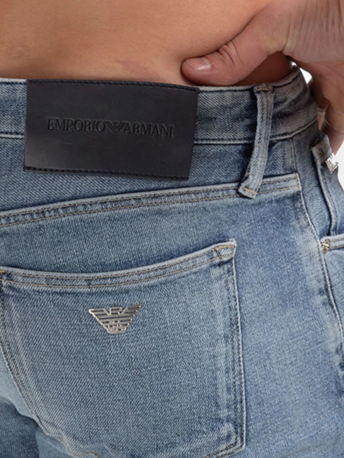 Джинсы Emporio Armani модель 3H1J75-1DE2Z-0943 Джинсы Emporio Armani модель 3H1J75-1DE2Z-0943 Фото