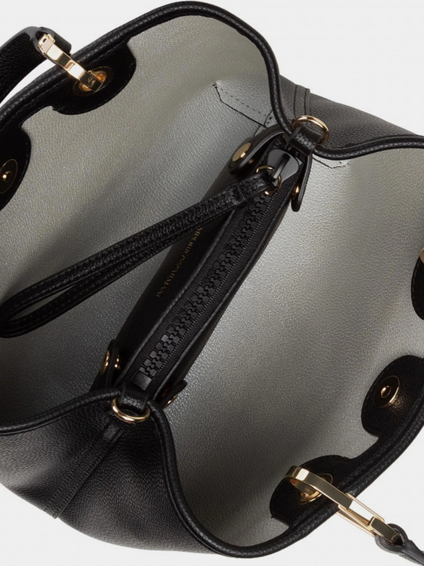 Сумки Emporio Armani модель Y3D166-YFO5B-85218 Сумки Emporio Armani модель Y3D166-YFO5B-85218 Фото