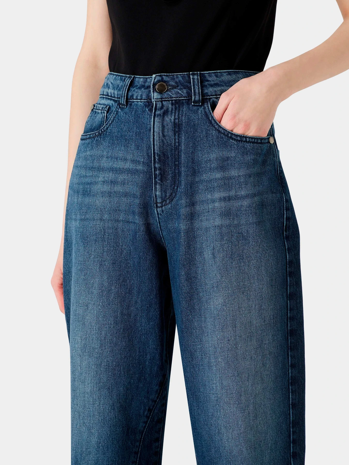 Джинсы Emporio Armani модель 6R2J31-2DACZ-0941 Джинсы Emporio Armani модель 6R2J31-2DACZ-0941 Фото