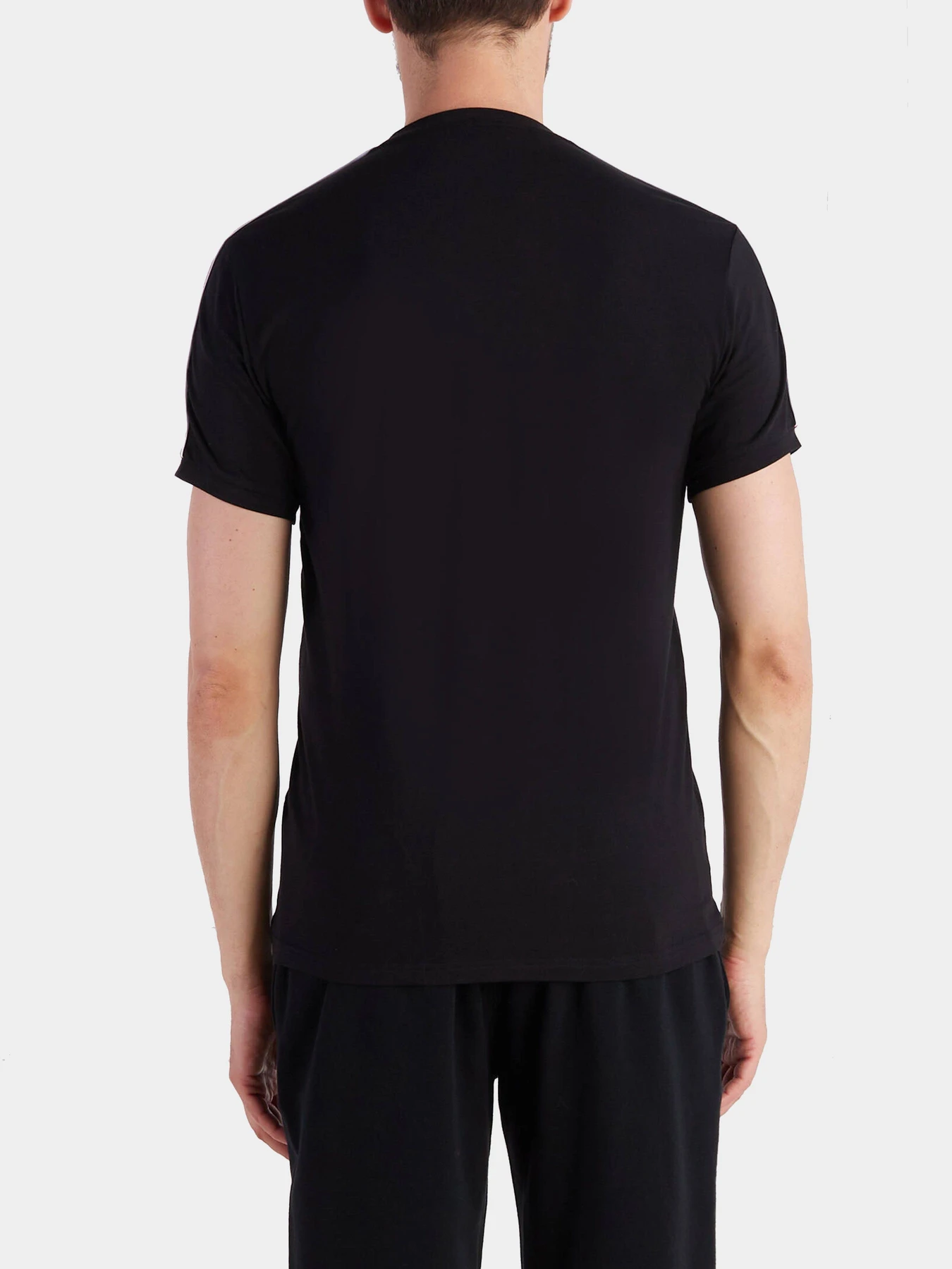 Футболки и поло Emporio Armani модель 111890-3F717-00020 Футболки и поло Emporio Armani модель 111890-3F717-00020 Фото