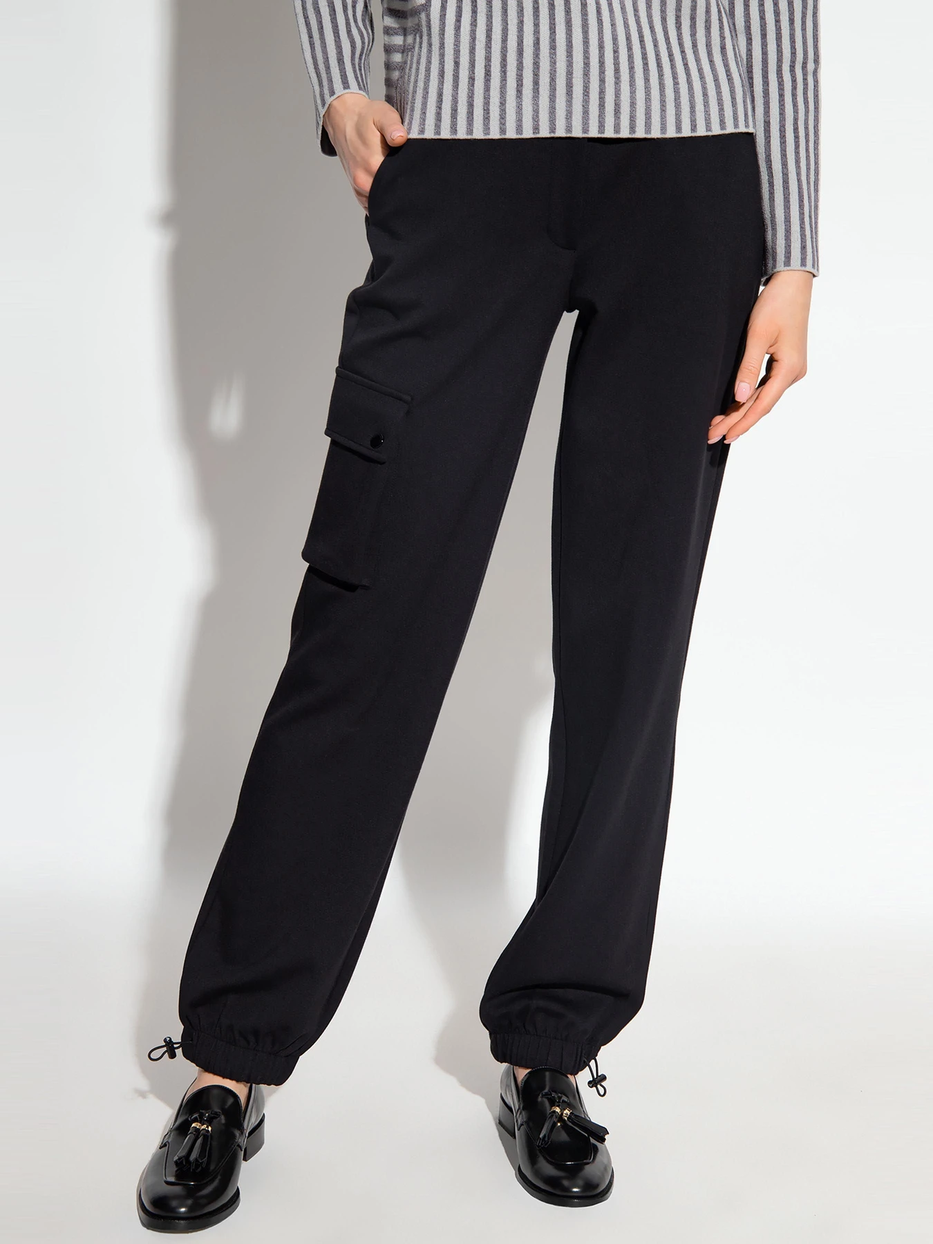 Брюки Emporio Armani модель 6R2P7G-2JRKZ-0999 Брюки Emporio Armani модель 6R2P7G-2JRKZ-0999 Фото