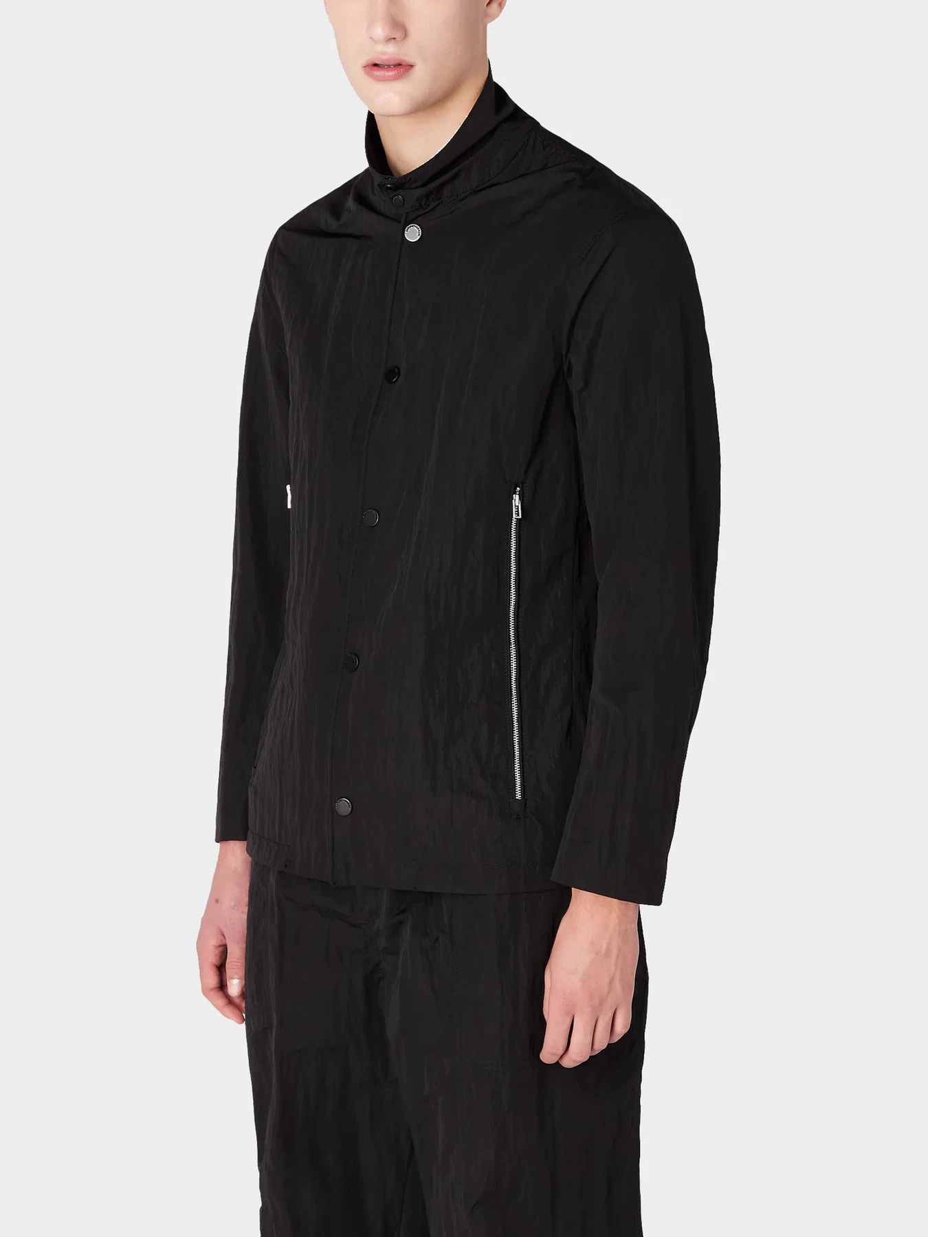 Куртки и дубленки Emporio Armani модель 6R1GQ1-1NZKZ-0999 Куртки и дубленки Emporio Armani модель 6R1GQ1-1NZKZ-0999 Фото
