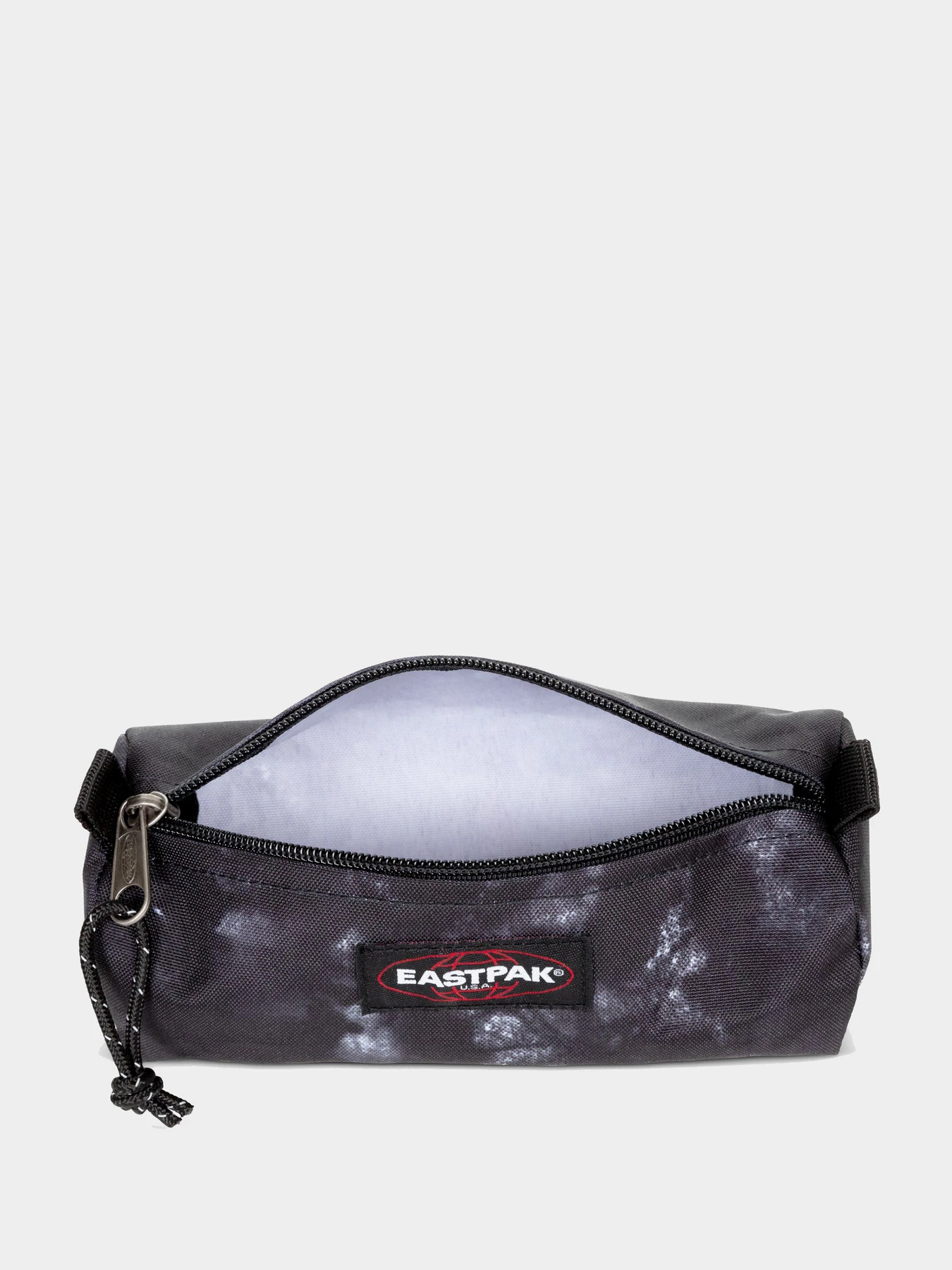 BENCHMARK SINGLE Camo Dye Black EastPak модель EK0003729D31 BENCHMARK SINGLE Camo Dye Black EastPak модель EK0003729D31 Фото