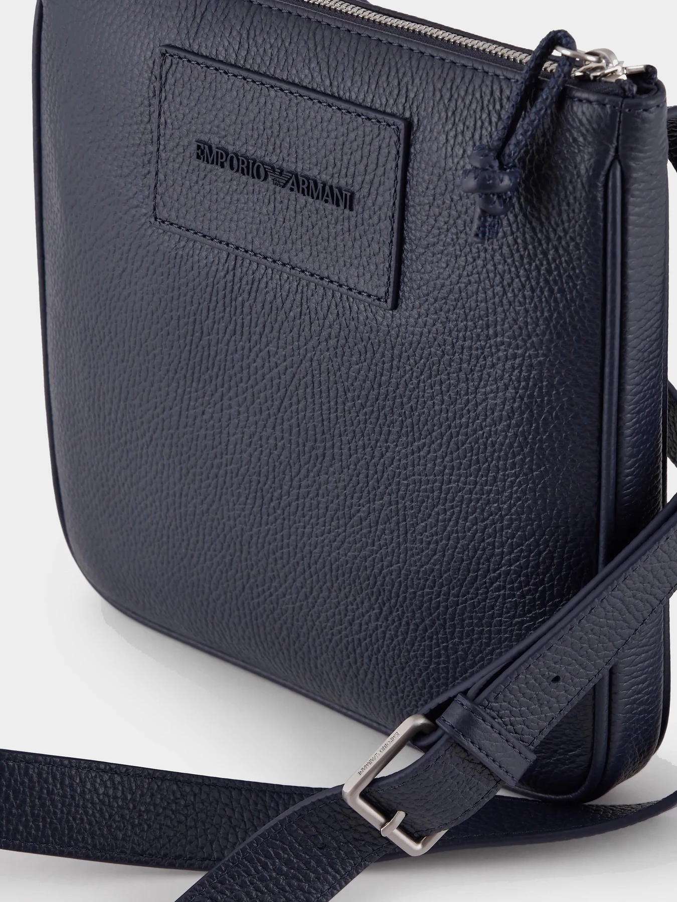 Сумки Emporio Armani модель Y4M252-Y068E-80033 Сумки Emporio Armani модель Y4M252-Y068E-80033 Фото