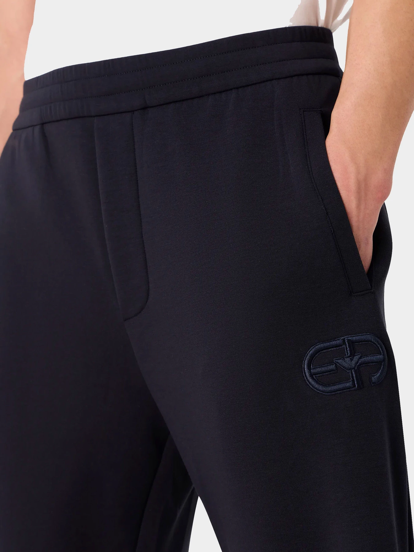 Брюки Emporio Armani модель 8N1PT0-1JHSZ-0920 Брюки Emporio Armani модель 8N1PT0-1JHSZ-0920 Фото