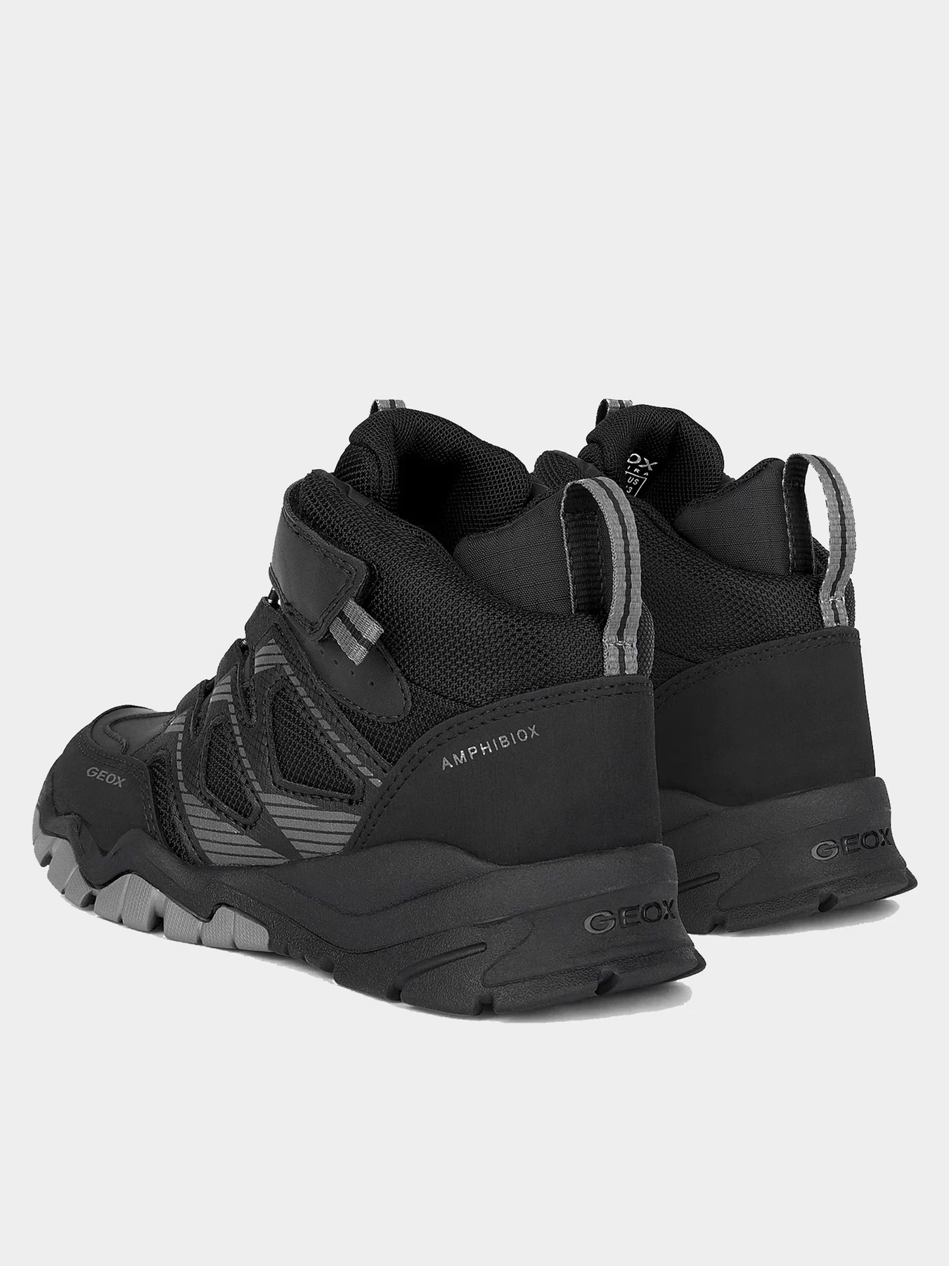 Кроссовки Geox модель J26HBC-0FUME-C9999 Кроссовки Geox модель J26HBC-0FUME-C9999 Фото
