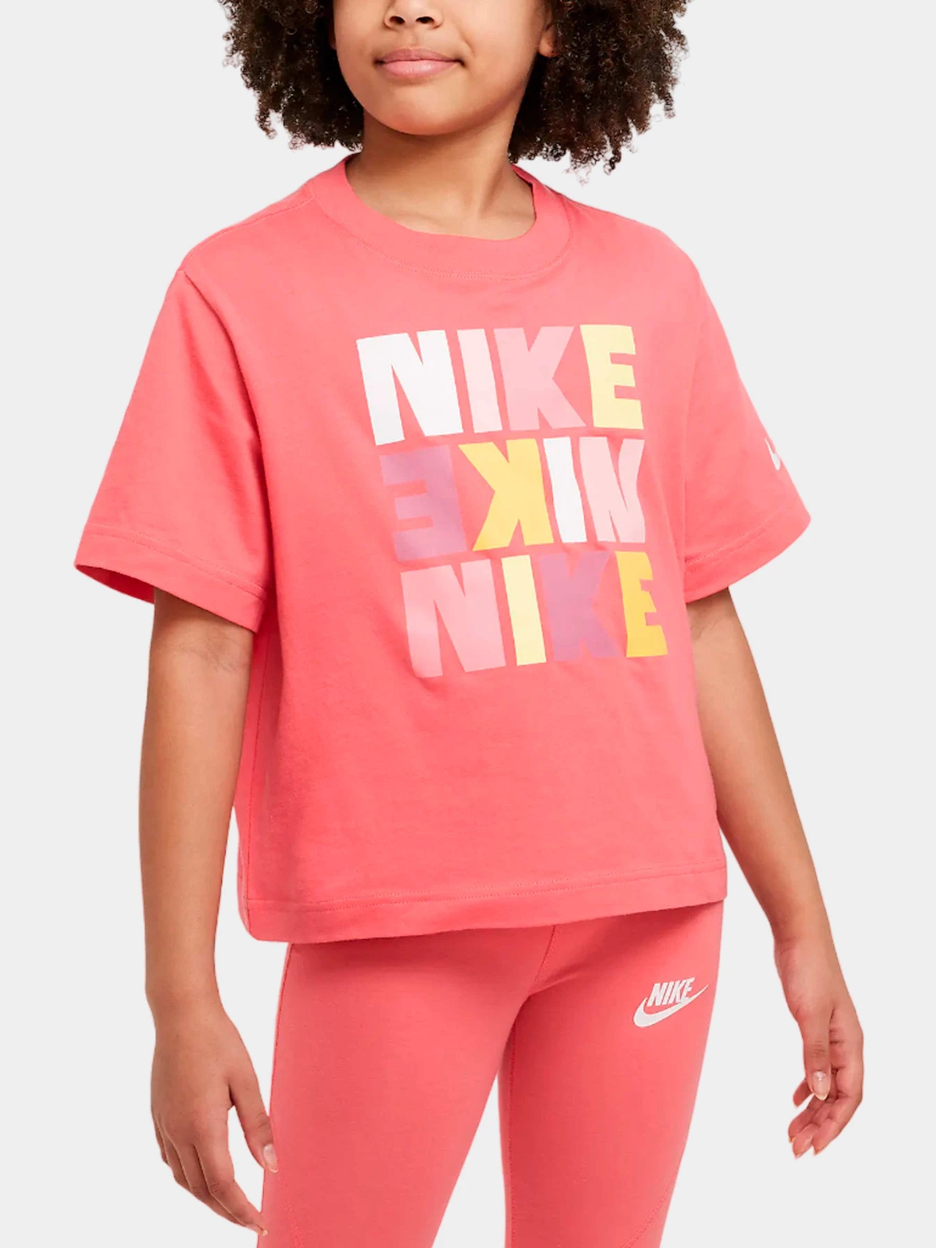 Футболки и поло NIKE модель DZ3579-894 Футболки и поло NIKE модель DZ3579-894 Фото