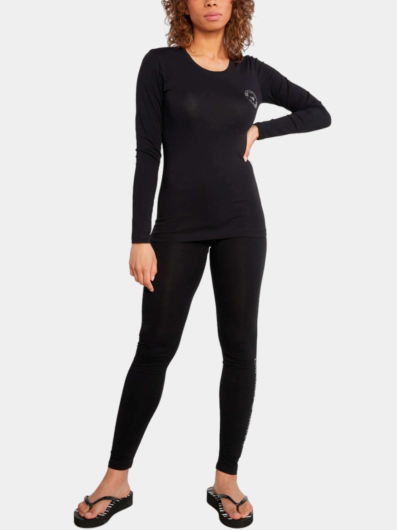 Худи и свитшоты Emporio Armani модель 163229-3F223-00020 Худи и свитшоты Emporio Armani модель 163229-3F223-00020 Фото