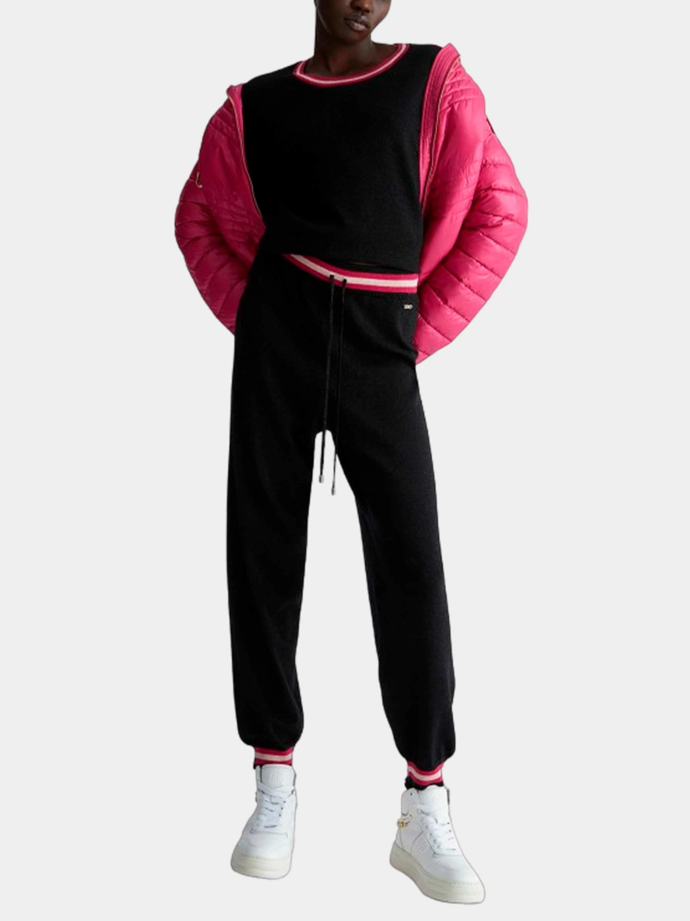 Куртки и дубленки Liu Jo модель TF3045 TS031 81950 Куртки и дубленки Liu Jo модель TF3045 TS031 81950 Фото