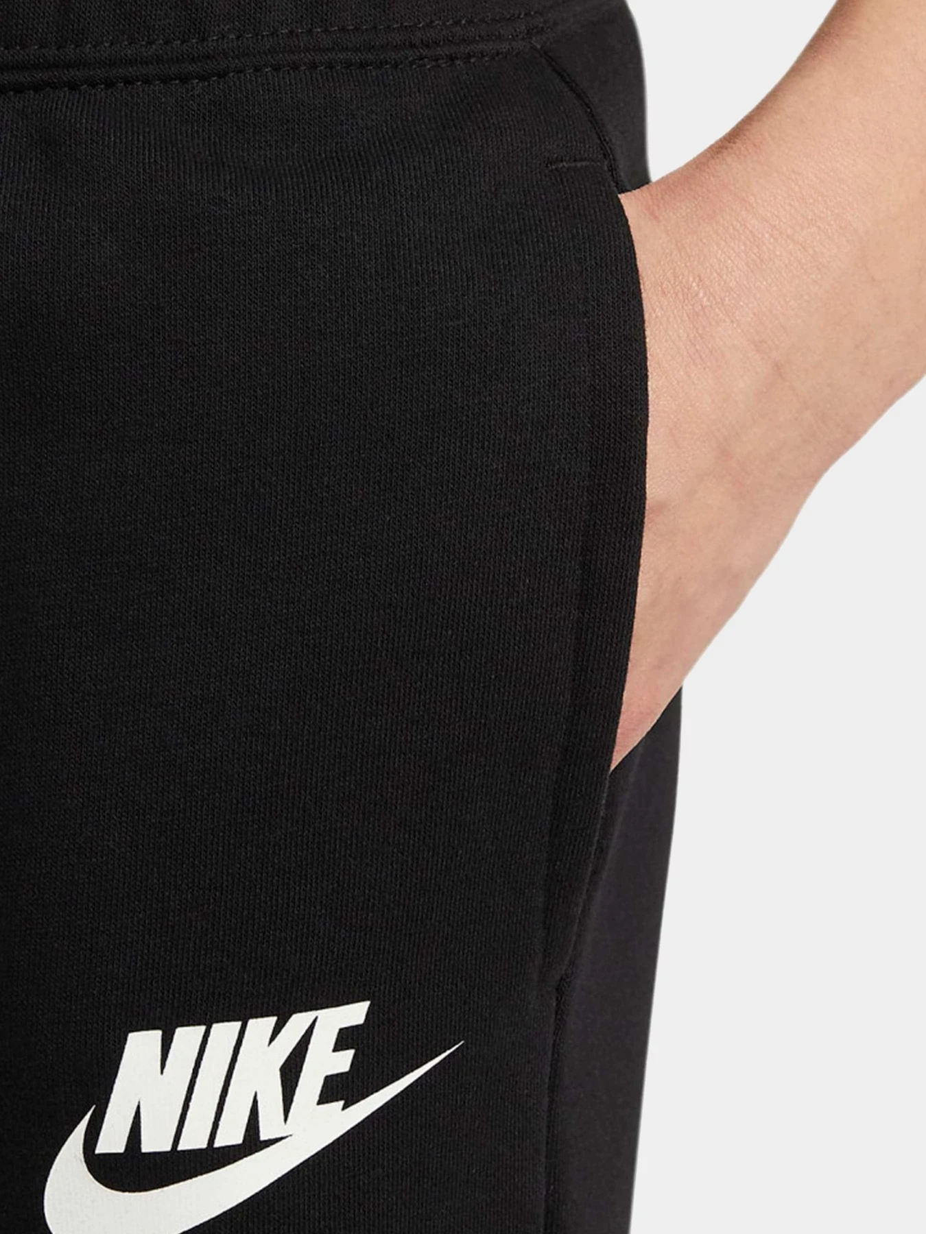 Брюки NIKE модель DC7211-010 Брюки NIKE модель DC7211-010 Фото