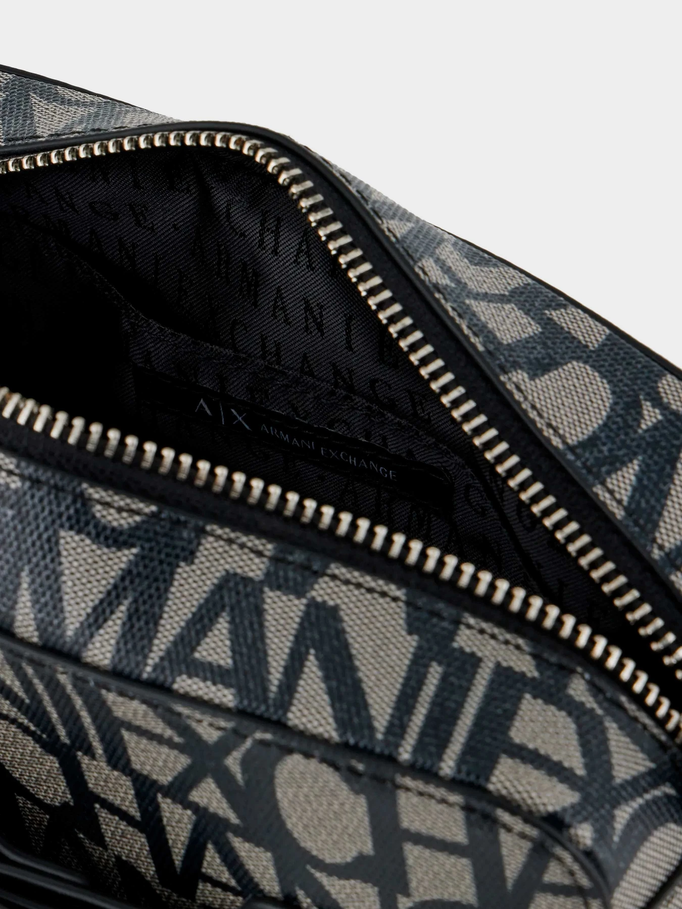 Сумки Armani Exchange модель 942699-3F742-00850 Сумки Armani Exchange модель 942699-3F742-00850 Фото
