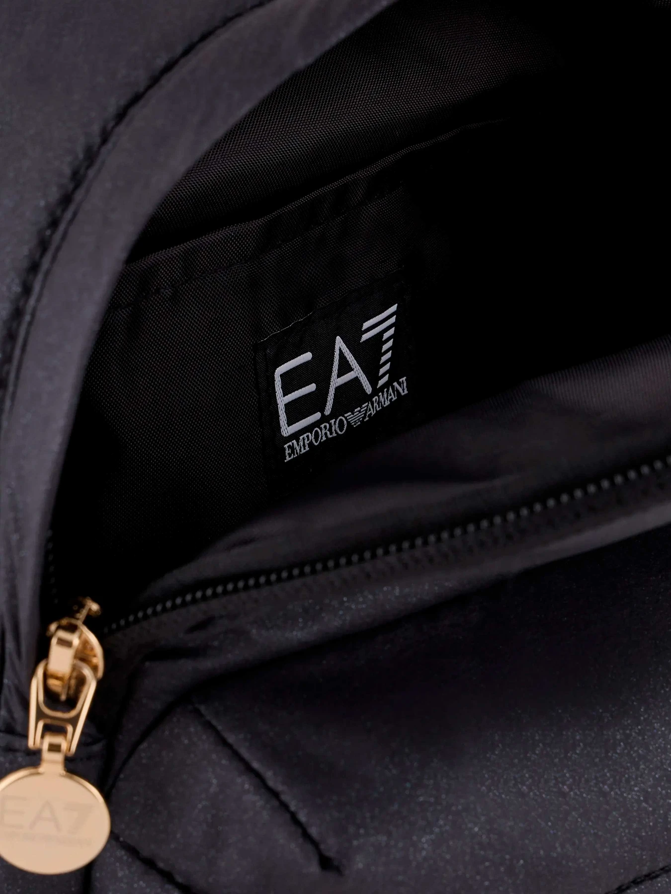 Рюкзаки EA7 модель 285642-3F908-00020 Рюкзаки EA7 модель 285642-3F908-00020 Фото