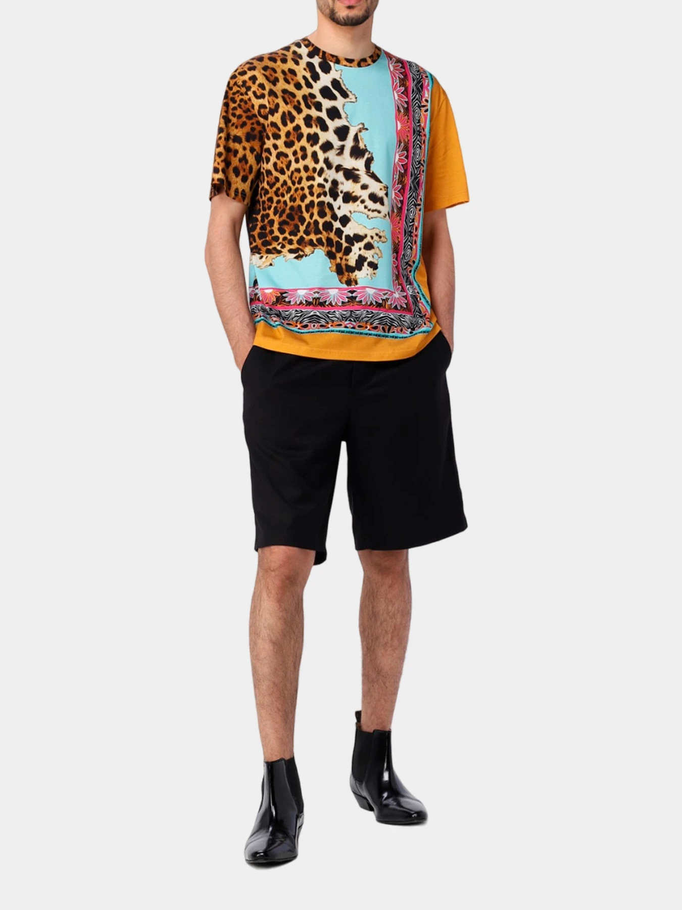 Шорты Just Cavalli модель 74OBD131-N0203-899 Шорты Just Cavalli модель 74OBD131-N0203-899 Фото