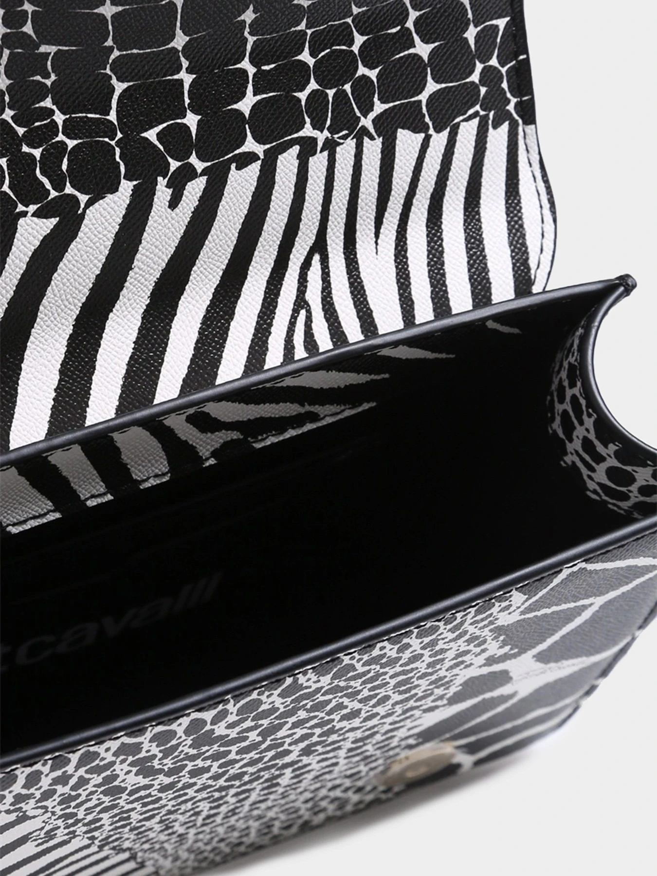 Сумки Just Cavalli модель 74RB4B26-ZS750-L01 Сумки Just Cavalli модель 74RB4B26-ZS750-L01 Фото