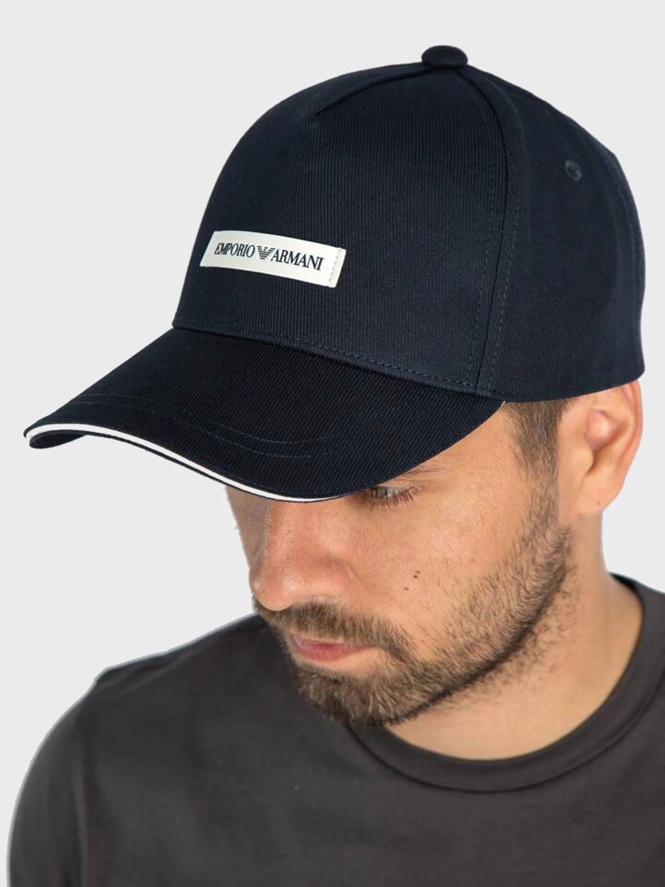 Шапки и кепки Emporio Armani модель 627921-CC991-00035 Шапки и кепки Emporio Armani модель 627921-CC991-00035 Фото