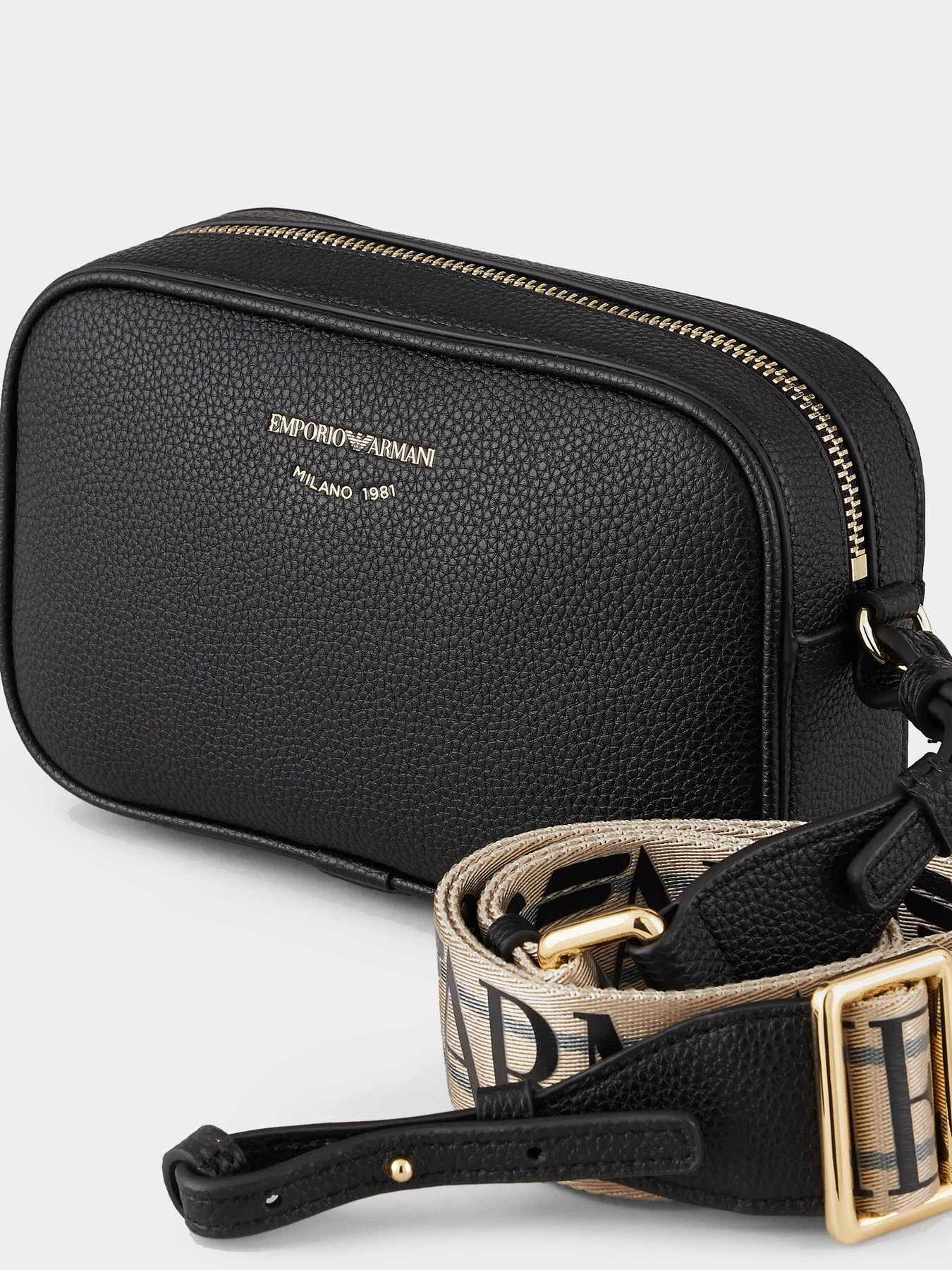 Сумки Emporio Armani модель Y3H276-YFO5B-85218 Фото