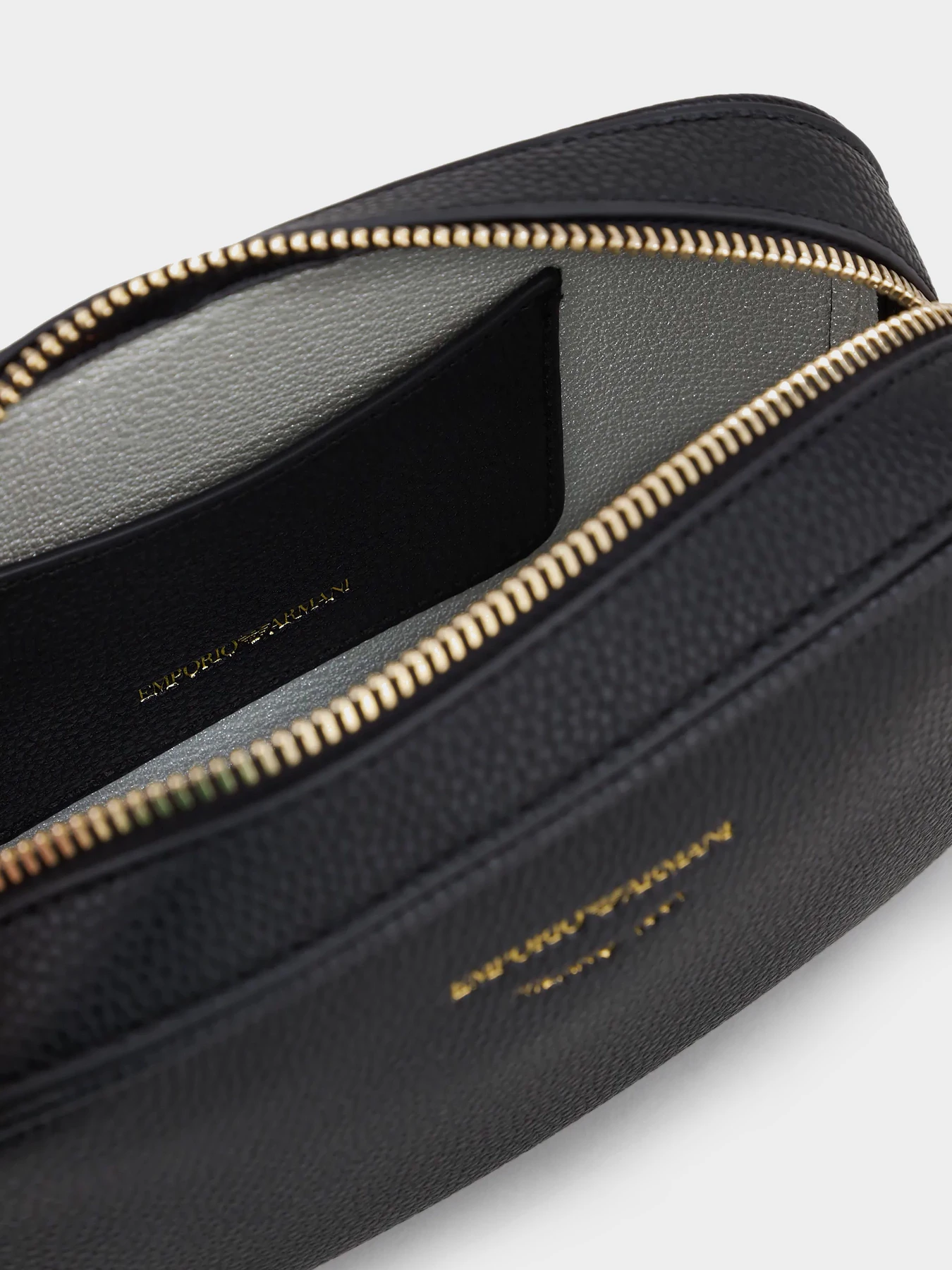 Сумки Emporio Armani модель Y3H276-YFO5B-85218 Фото