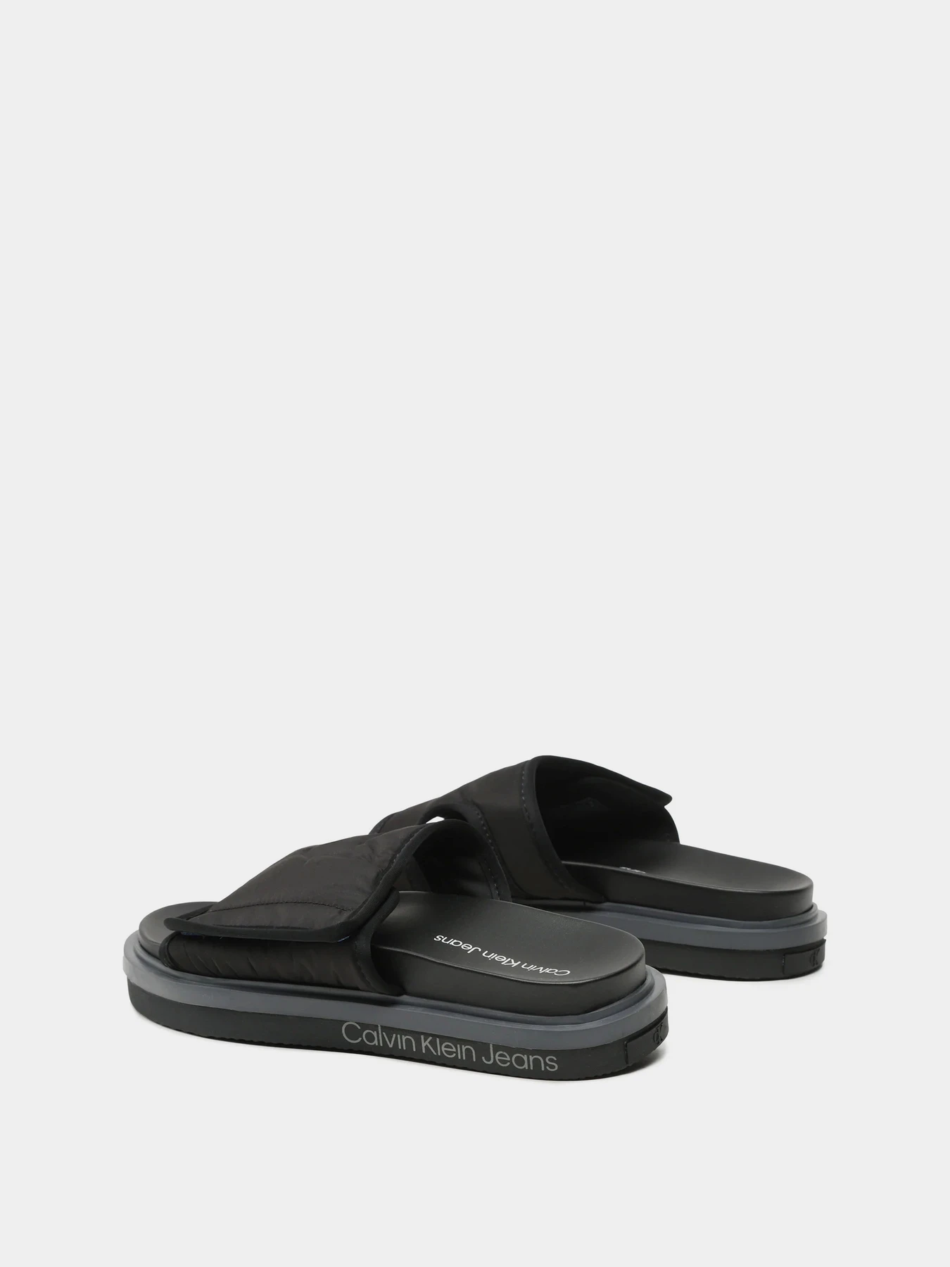 Шлёпанцы Calvin Klein модель YM0YM00644-0GP Фото