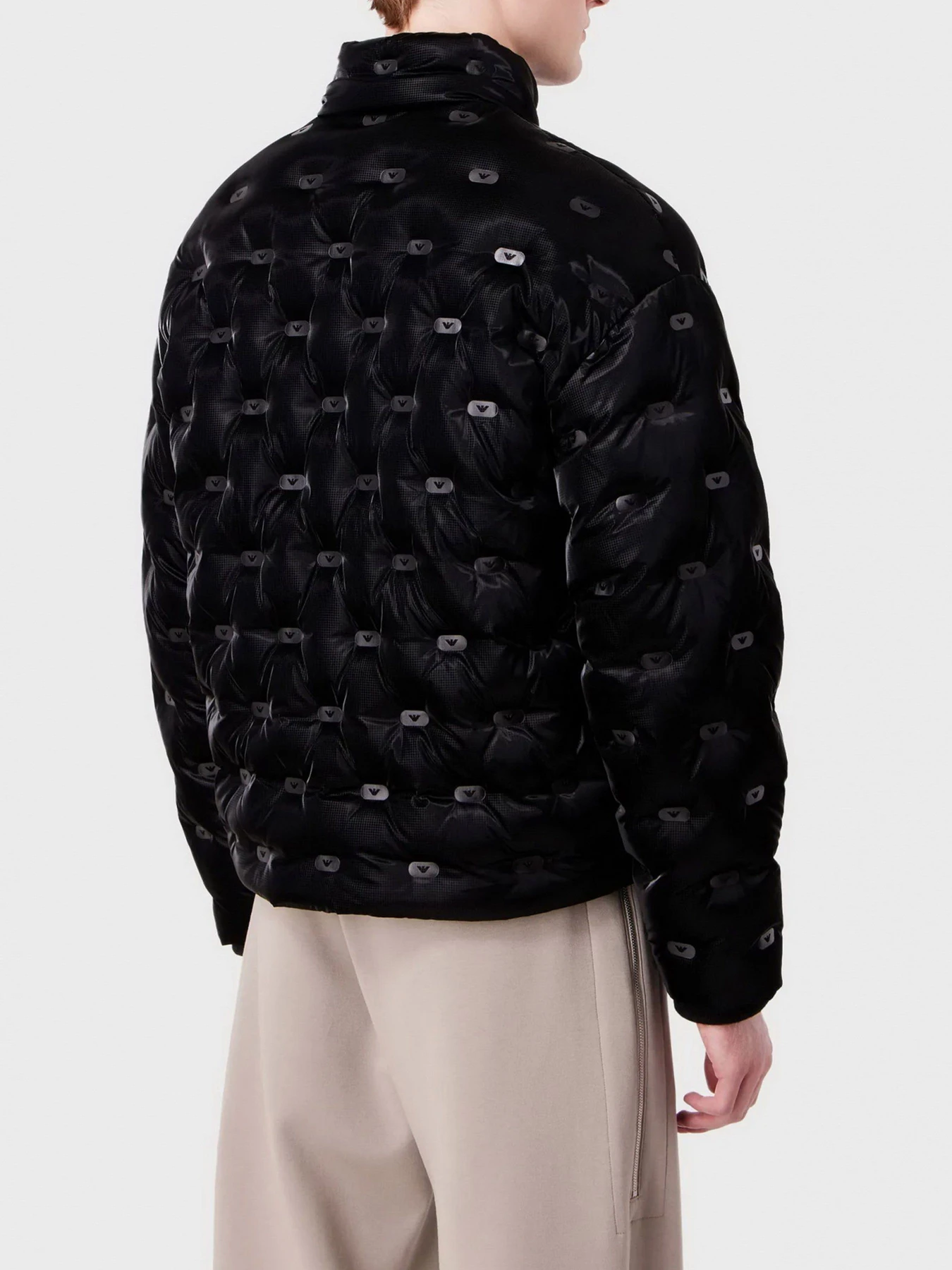 Куртки и дубленки Emporio Armani модель 6R1B88-1NDGZ-0999 Куртки и дубленки Emporio Armani модель 6R1B88-1NDGZ-0999 Фото