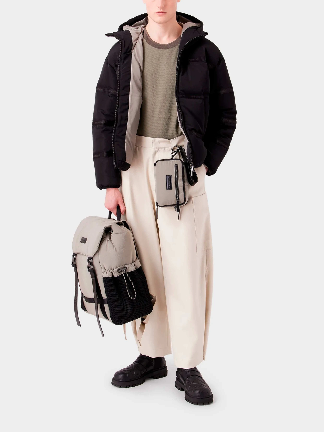 Куртки и дубленки Emporio Armani модель 6R1B90-1NCFZ-0999 Куртки и дубленки Emporio Armani модель 6R1B90-1NCFZ-0999 Фото