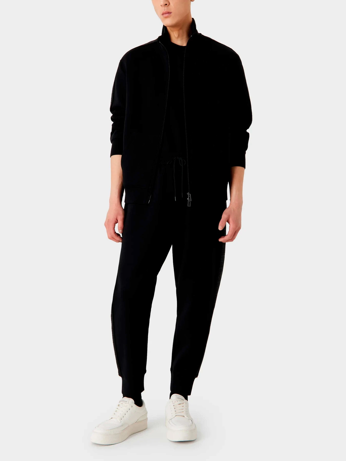 Худи и свитшоты Emporio Armani модель 6R1MF1-1JHSZ-0999 Худи и свитшоты Emporio Armani модель 6R1MF1-1JHSZ-0999 Фото