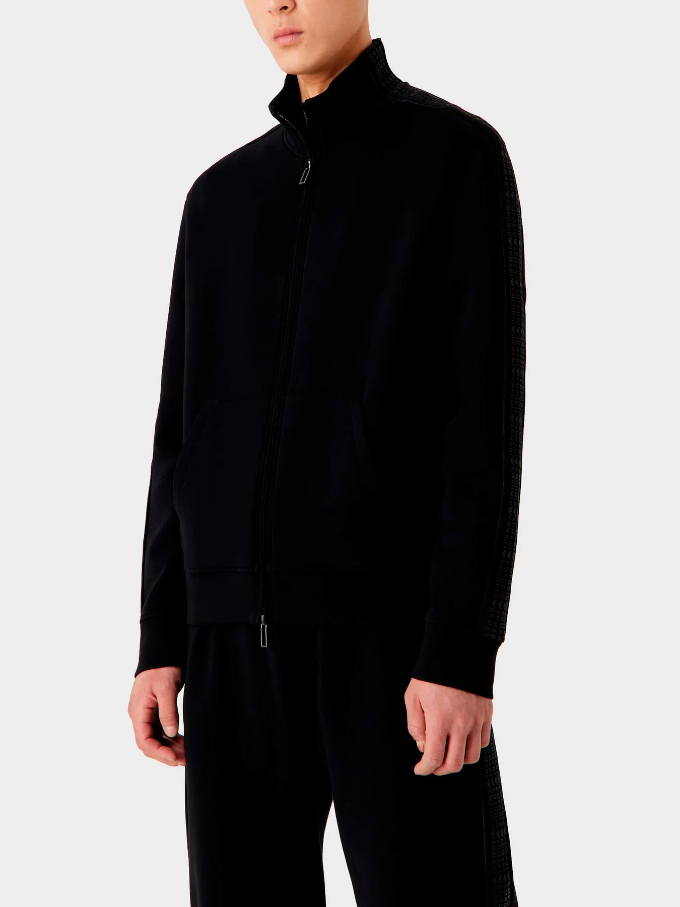 Худи и свитшоты Emporio Armani модель 6R1MF1-1JHSZ-0999 Худи и свитшоты Emporio Armani модель 6R1MF1-1JHSZ-0999 Фото