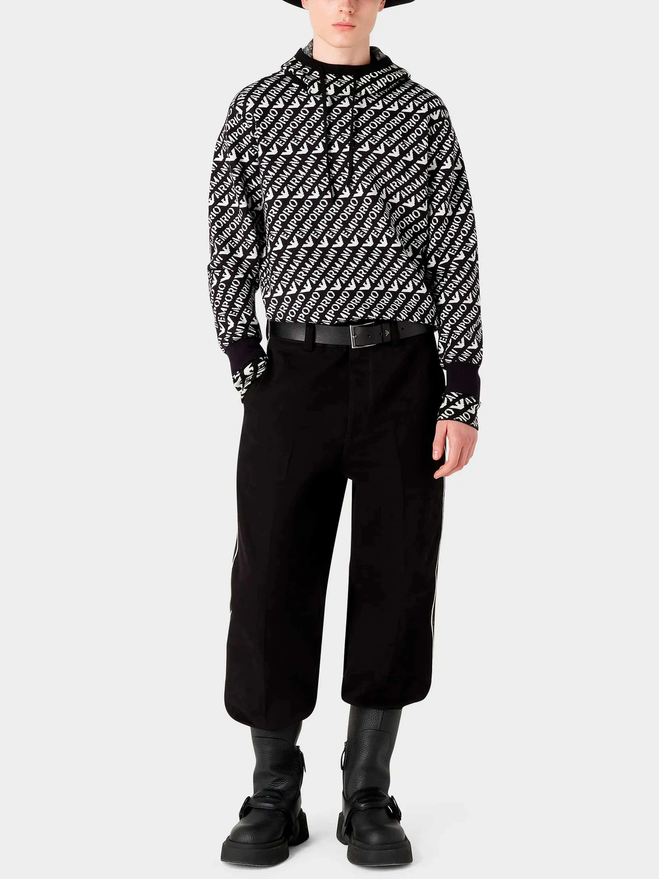 Худи и свитшоты Emporio Armani модель 6R1MU2-1MMKZ-F905 Худи и свитшоты Emporio Armani модель 6R1MU2-1MMKZ-F905 Фото