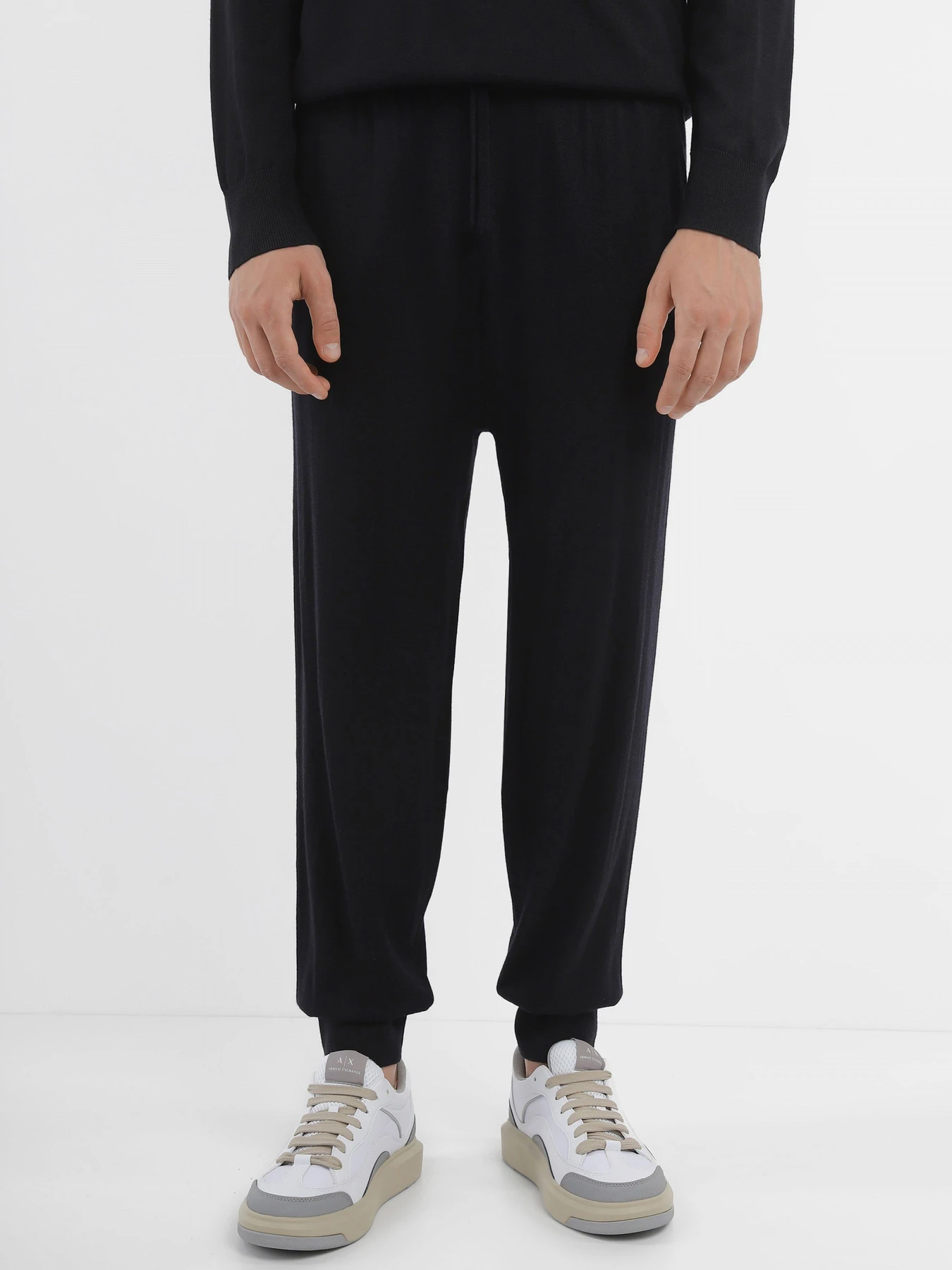 Костюмы Emporio Armani модель 6R1VXX-1MAYZ-0920 Костюмы Emporio Armani модель 6R1VXX-1MAYZ-0920 Фото