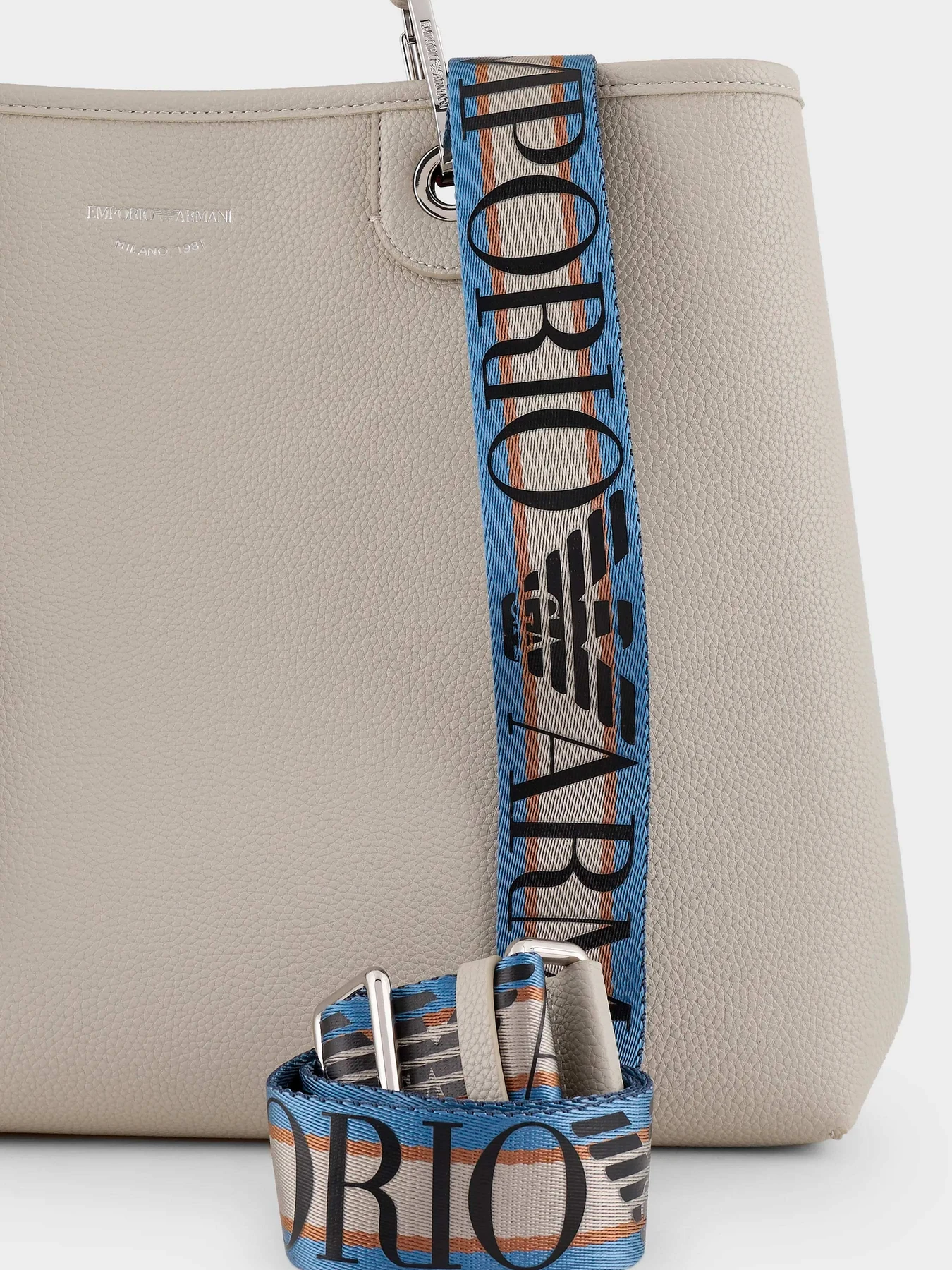 Сумки Emporio Armani модель Y3D165-YFO5E-80568 Фото