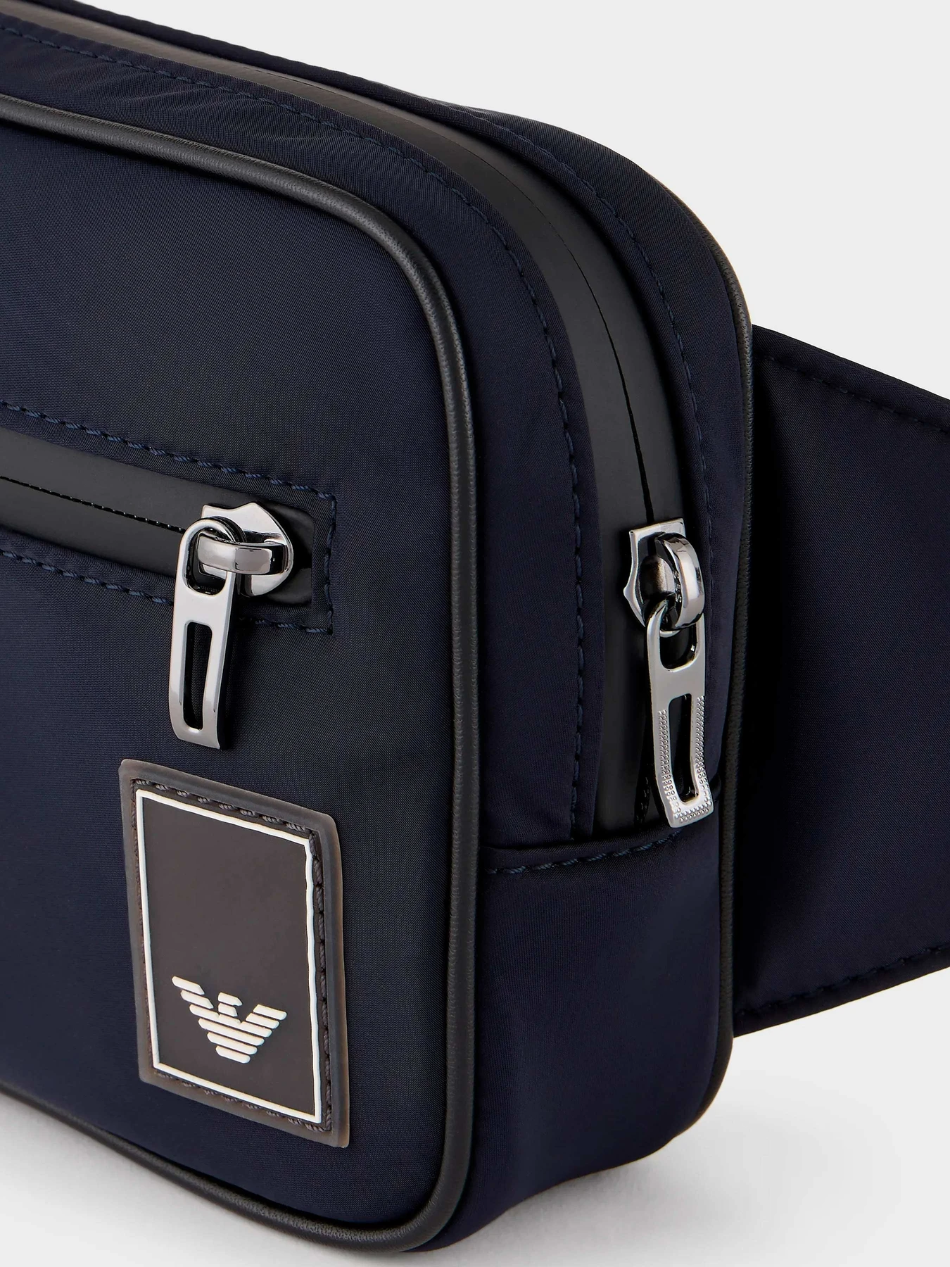 Сумки Emporio Armani модель Y4O427-Y700J-80033 Сумки Emporio Armani модель Y4O427-Y700J-80033 Фото