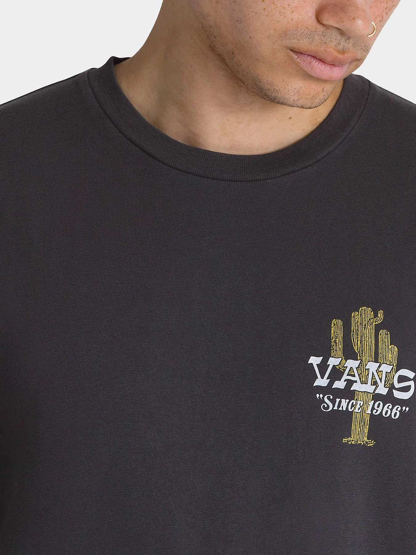 Футболки и поло Vans модель VN0008RZBLK1 Футболки и поло Vans модель VN0008RZBLK1 Фото