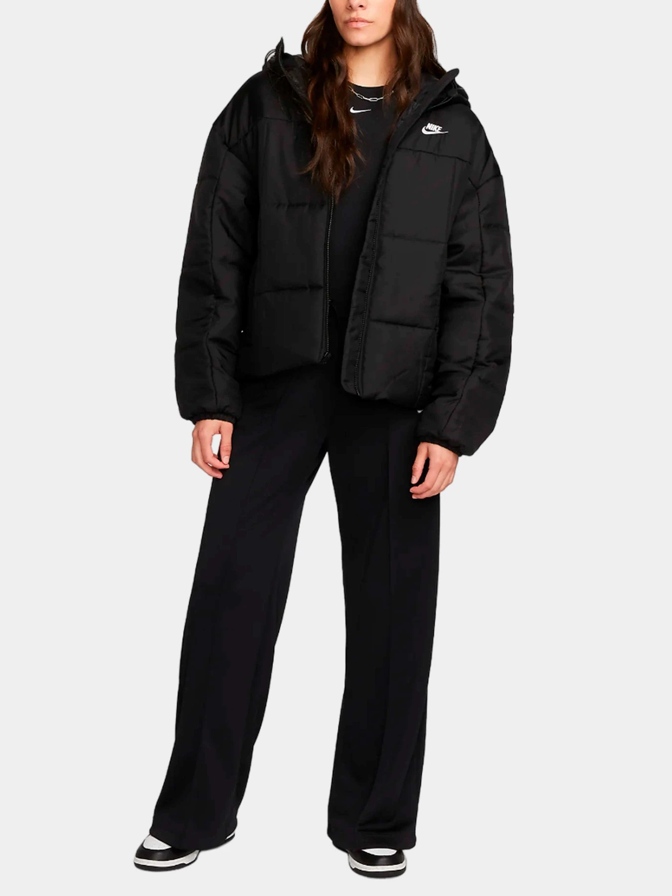 Куртки и дубленки NIKE модель FB7672-010 Куртки и дубленки NIKE модель FB7672-010 Фото