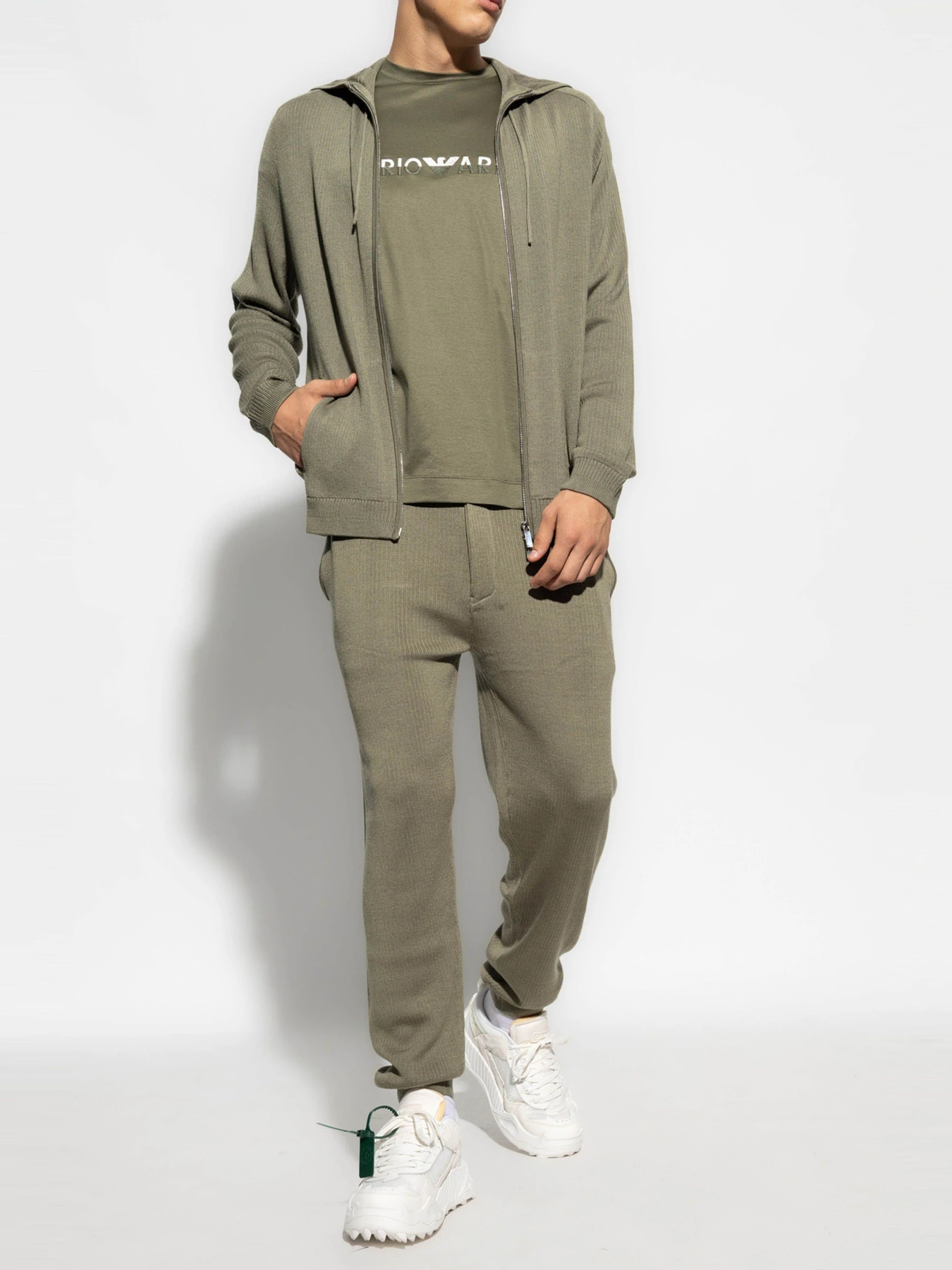 Брюки Emporio Armani модель 6R1PV1-1M06Z-0544 Брюки Emporio Armani модель 6R1PV1-1M06Z-0544 Фото