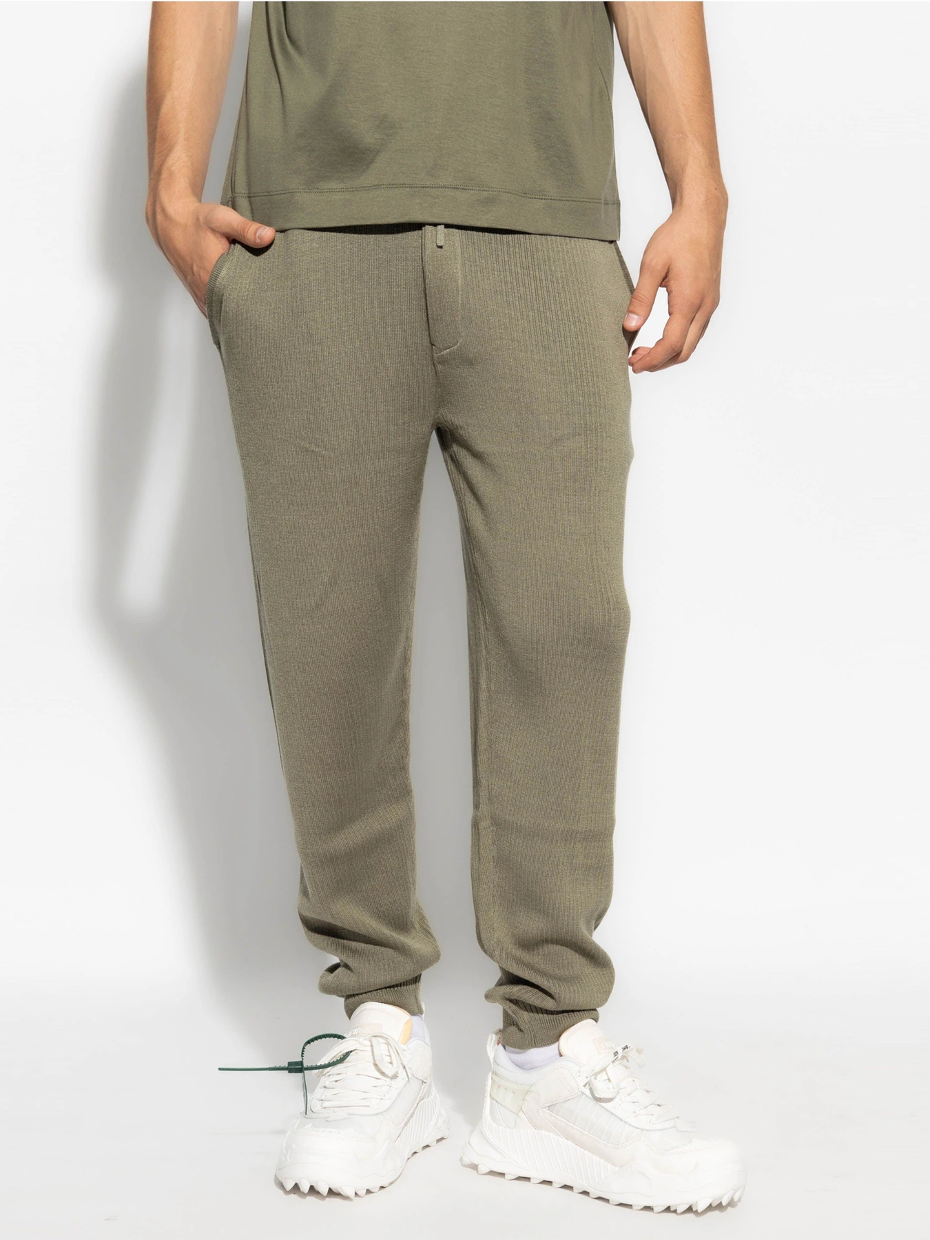 Брюки Emporio Armani модель 6R1PV1-1M06Z-0544 Брюки Emporio Armani модель 6R1PV1-1M06Z-0544 Фото