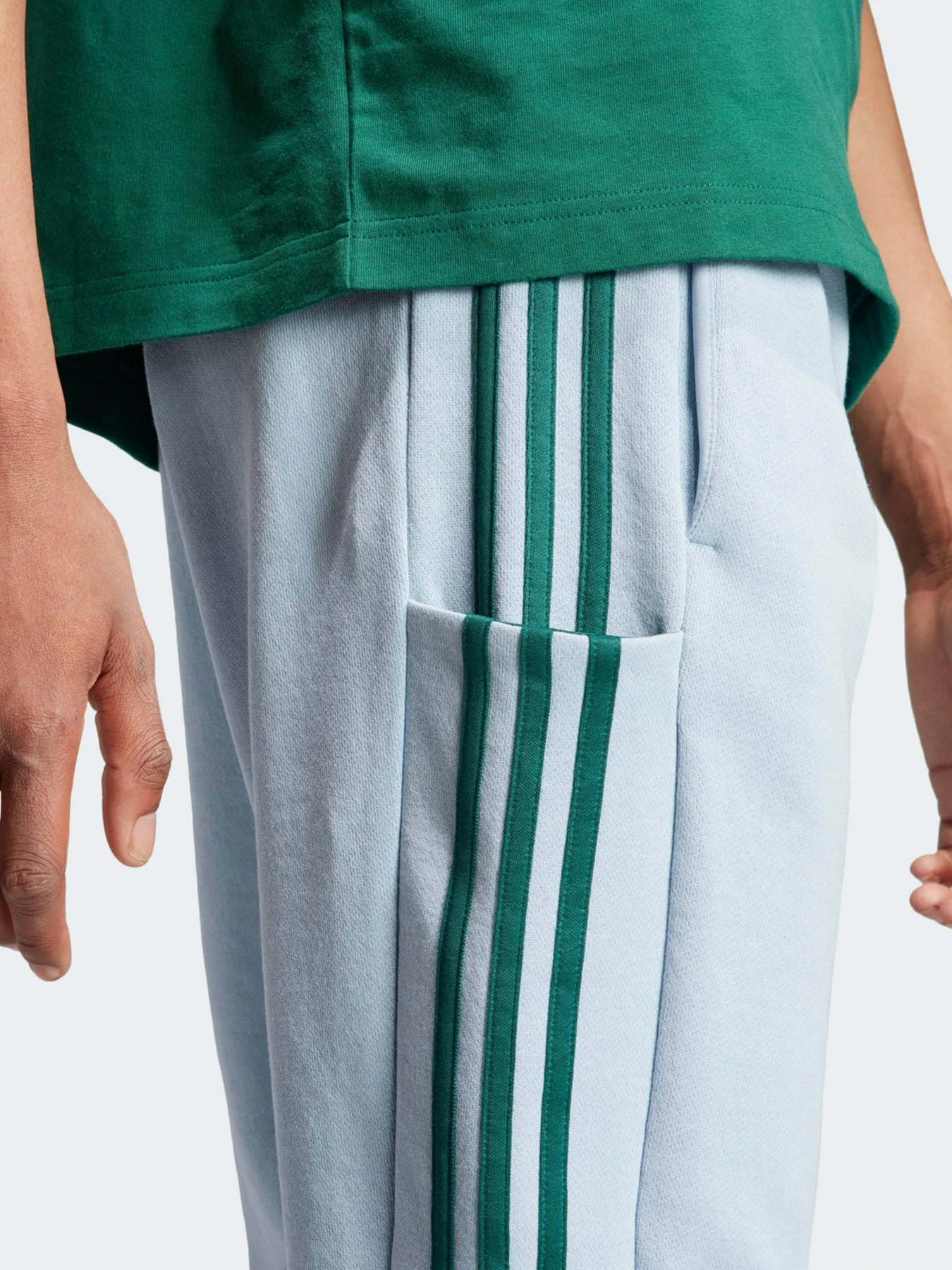 Брюки Adidas модель IJ8700 Брюки Adidas модель IJ8700 Фото