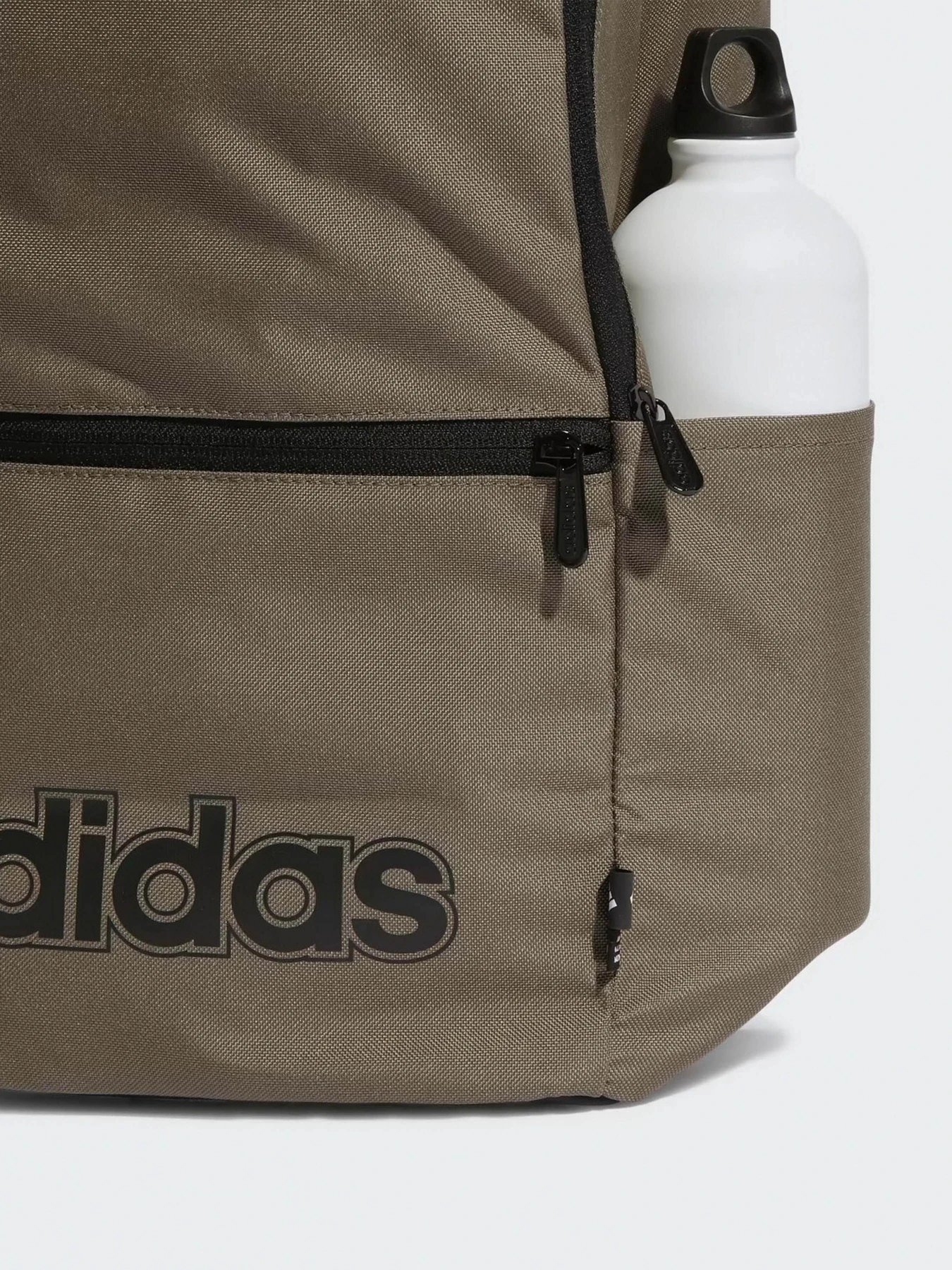 Рюкзаки Adidas модель HR5341 Рюкзаки Adidas модель HR5341 Фото