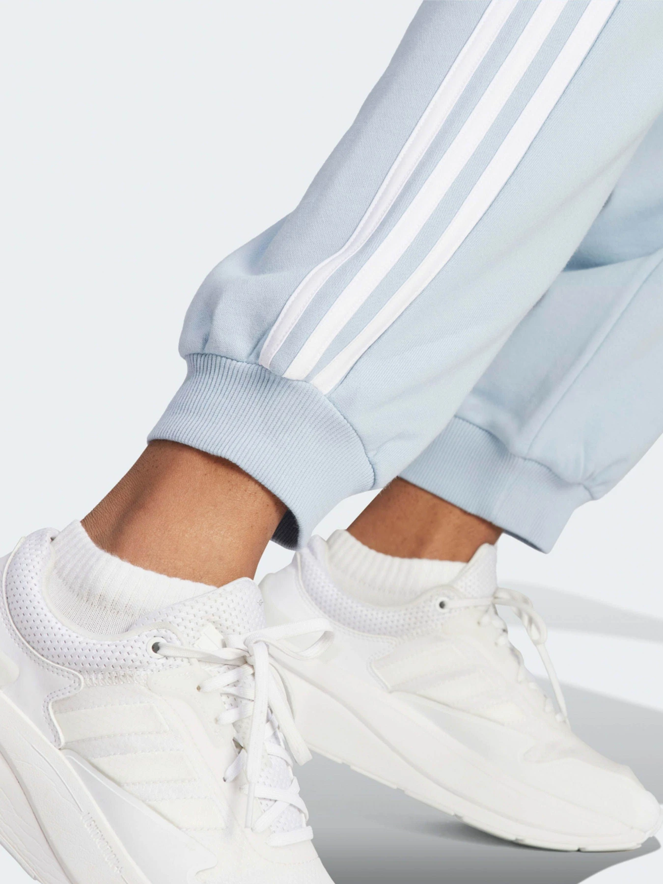 Брюки Adidas модель IL3447 Брюки Adidas модель IL3447 Фото