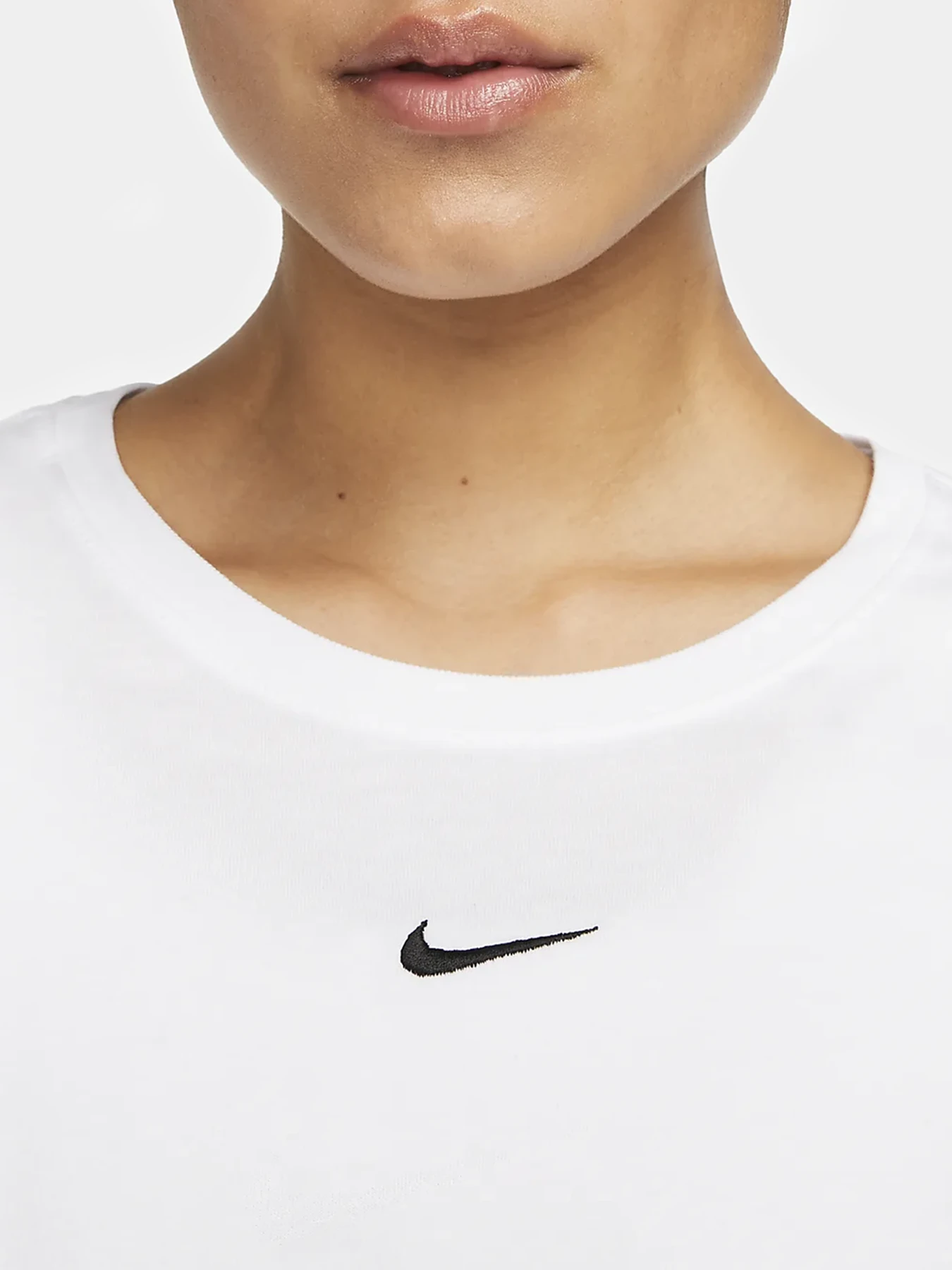 Худи и свитшоты NIKE модель FB2603-100 Худи и свитшоты NIKE модель FB2603-100 Фото