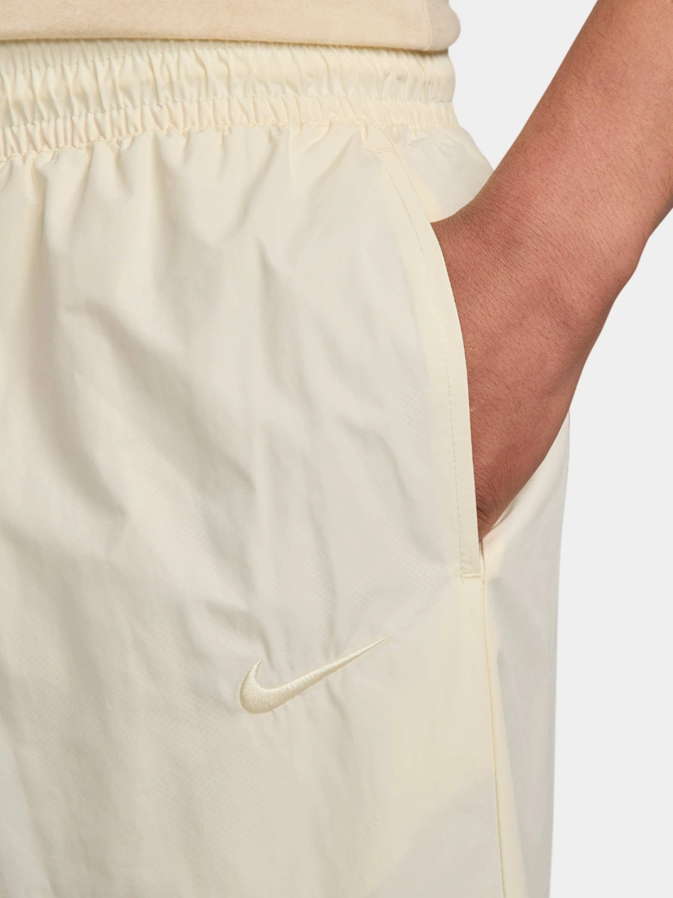 Брюки NIKE модель FB7880-113 Брюки NIKE модель FB7880-113 Фото