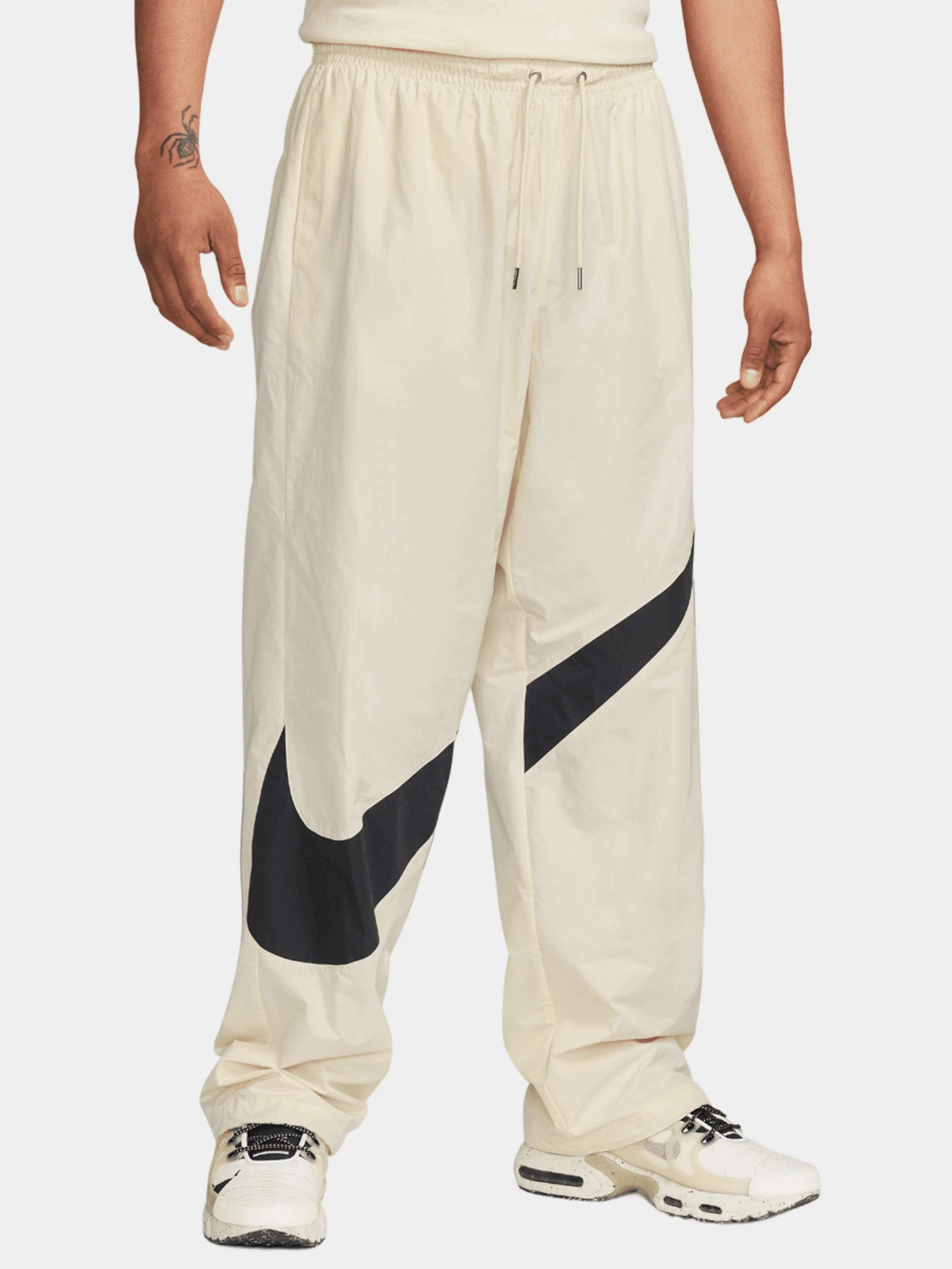 Брюки NIKE модель FB7880-113 Брюки NIKE модель FB7880-113 Фото
