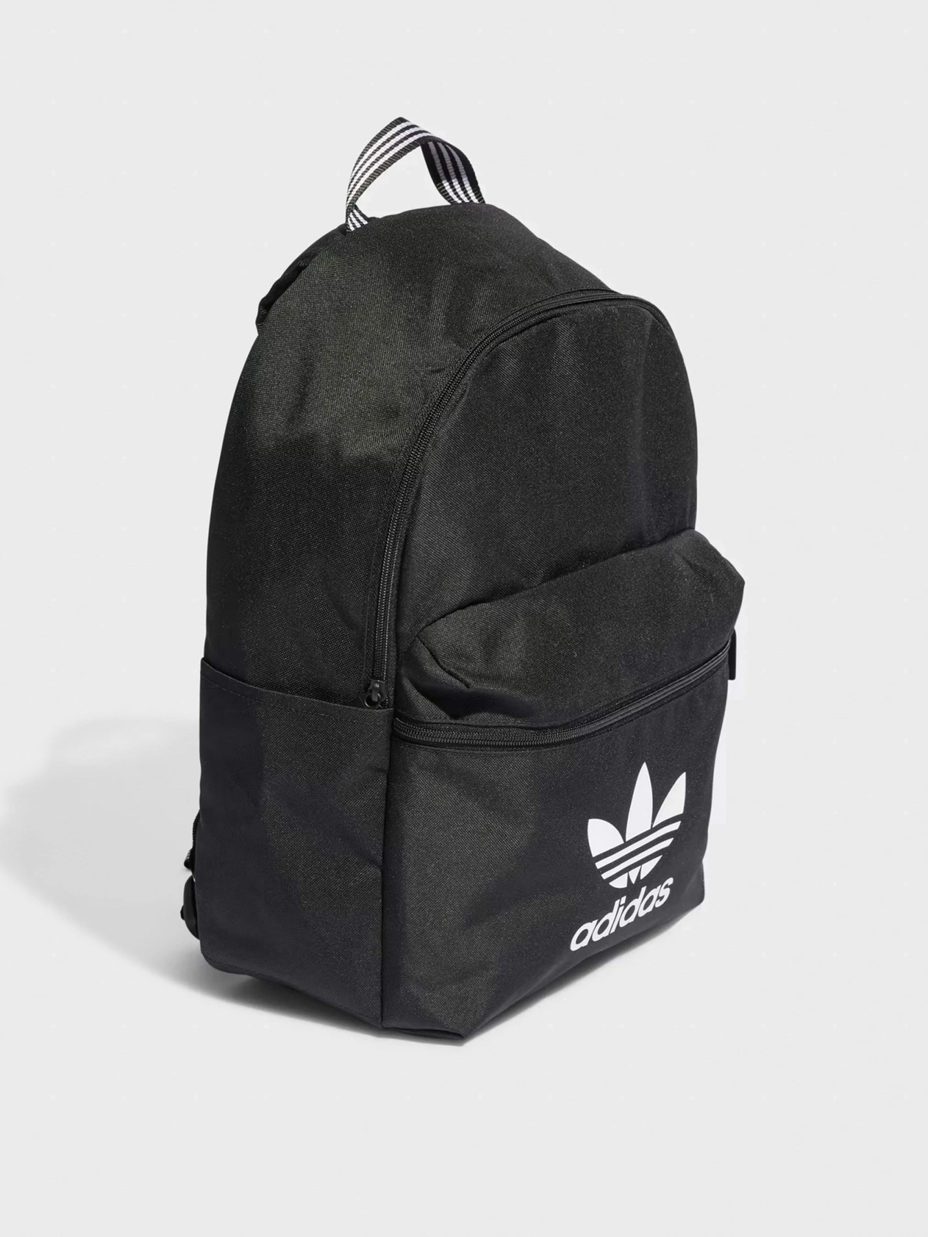 Рюкзаки Adidas модель IJ0761 Рюкзаки Adidas модель IJ0761 Фото